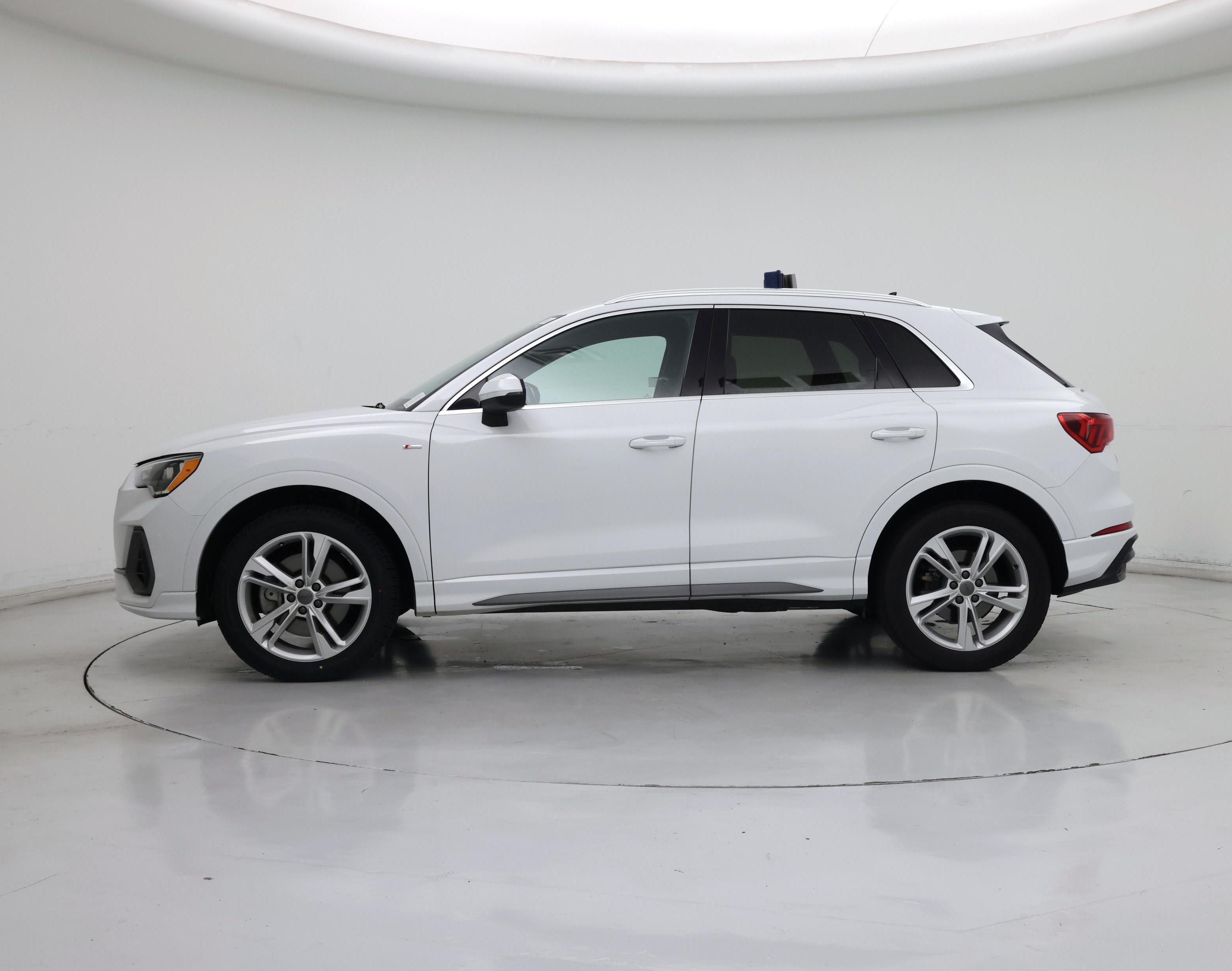 Thumbnail: 2020 Audi Q3 - 3