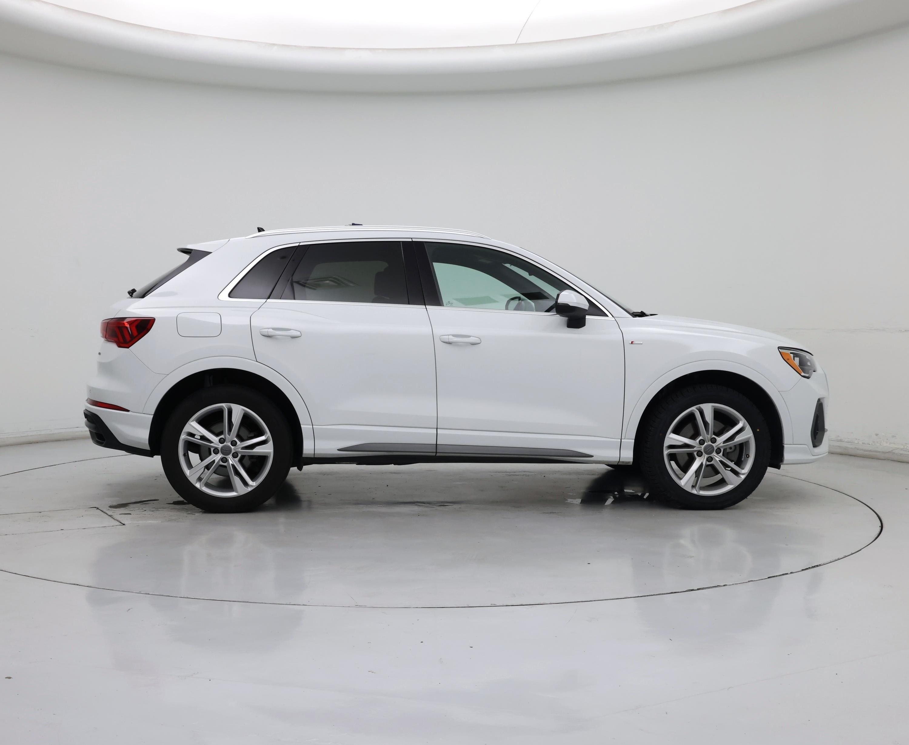 Thumbnail: 2020 Audi Q3 - 7