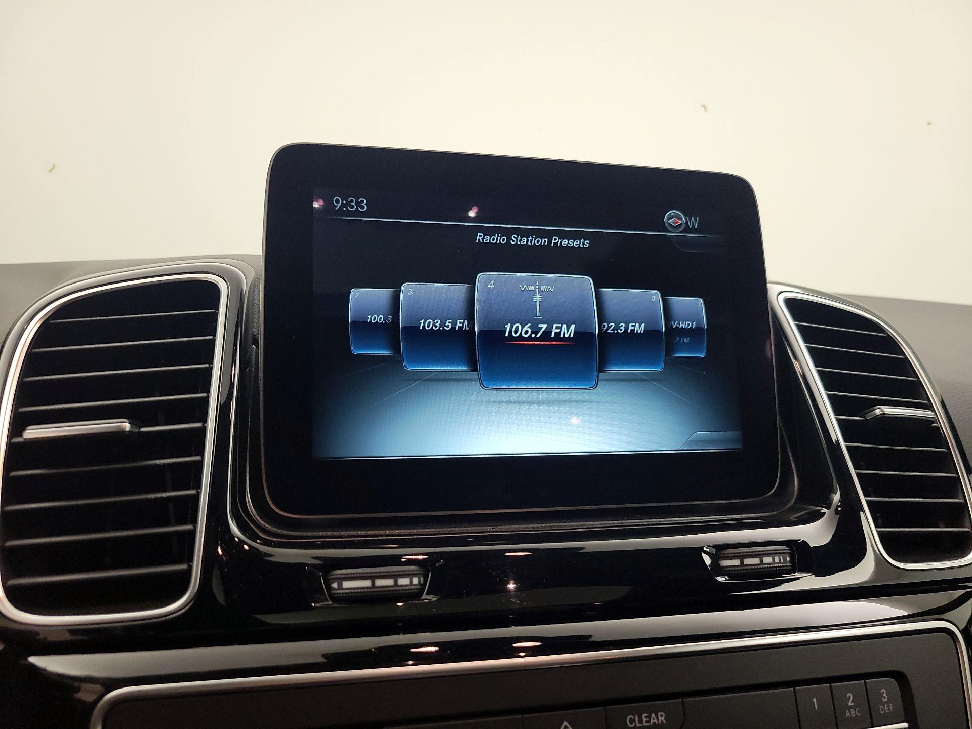 Thumbnail: 2016 Mercedes-Benz GLE - 16