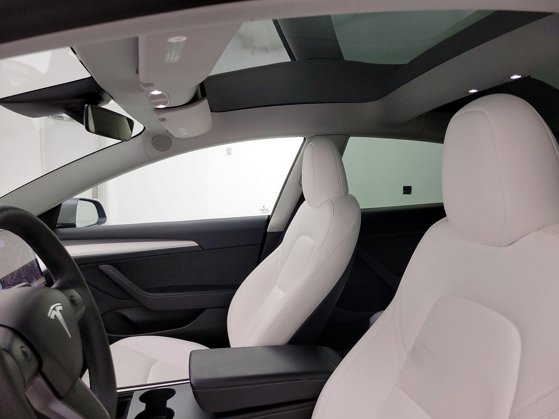 Thumbnail: 2023 Tesla Model 3 - 18
