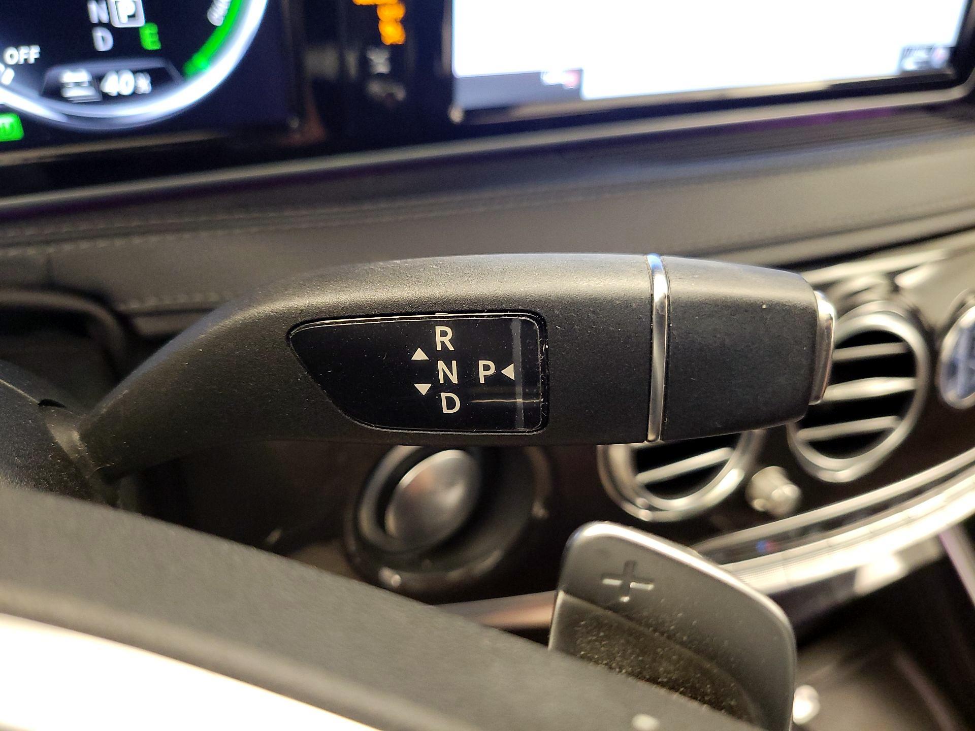 Thumbnail: 2016 Mercedes-Benz S-Class - 17
