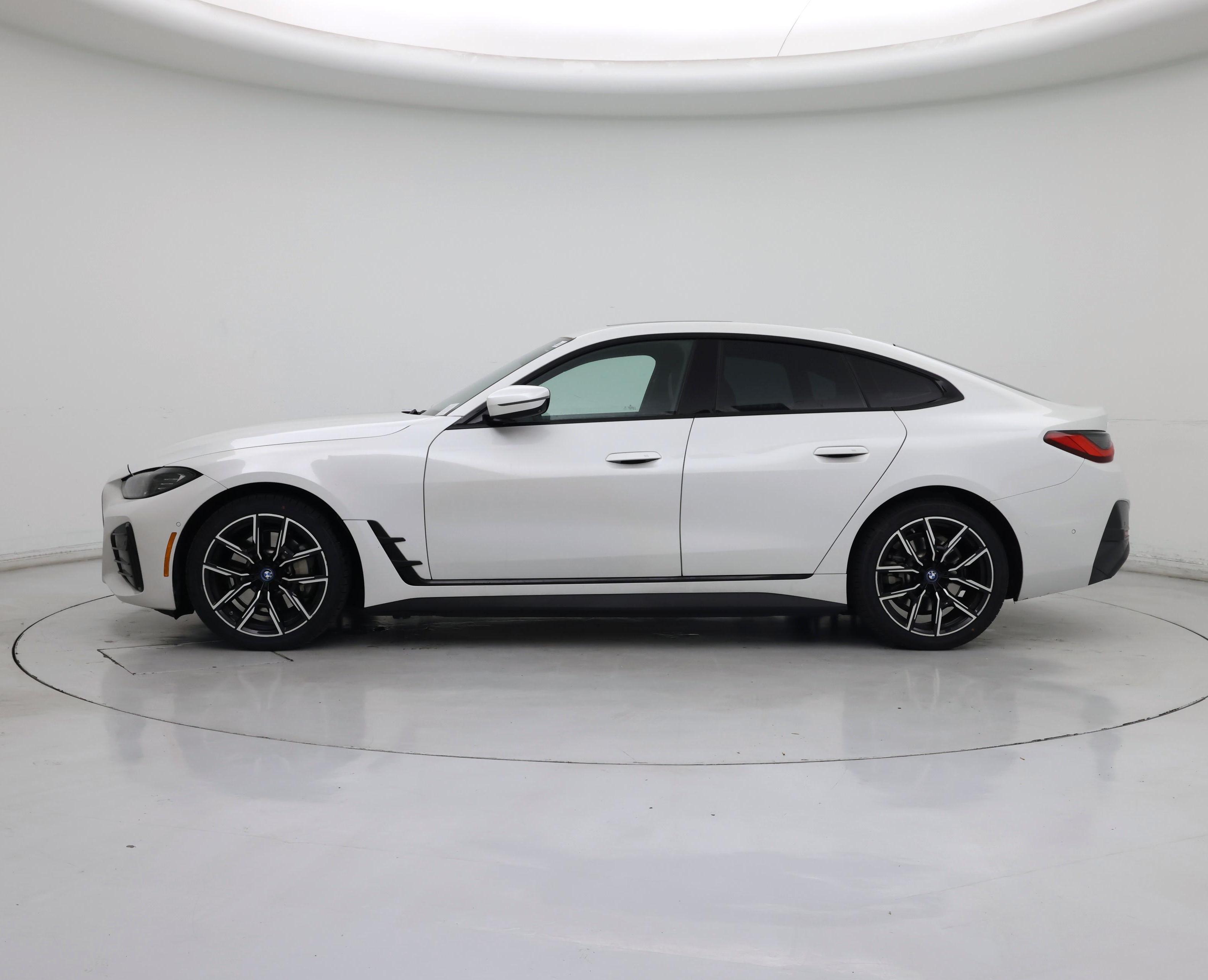 Thumbnail: 2022 BMW i4 - 3