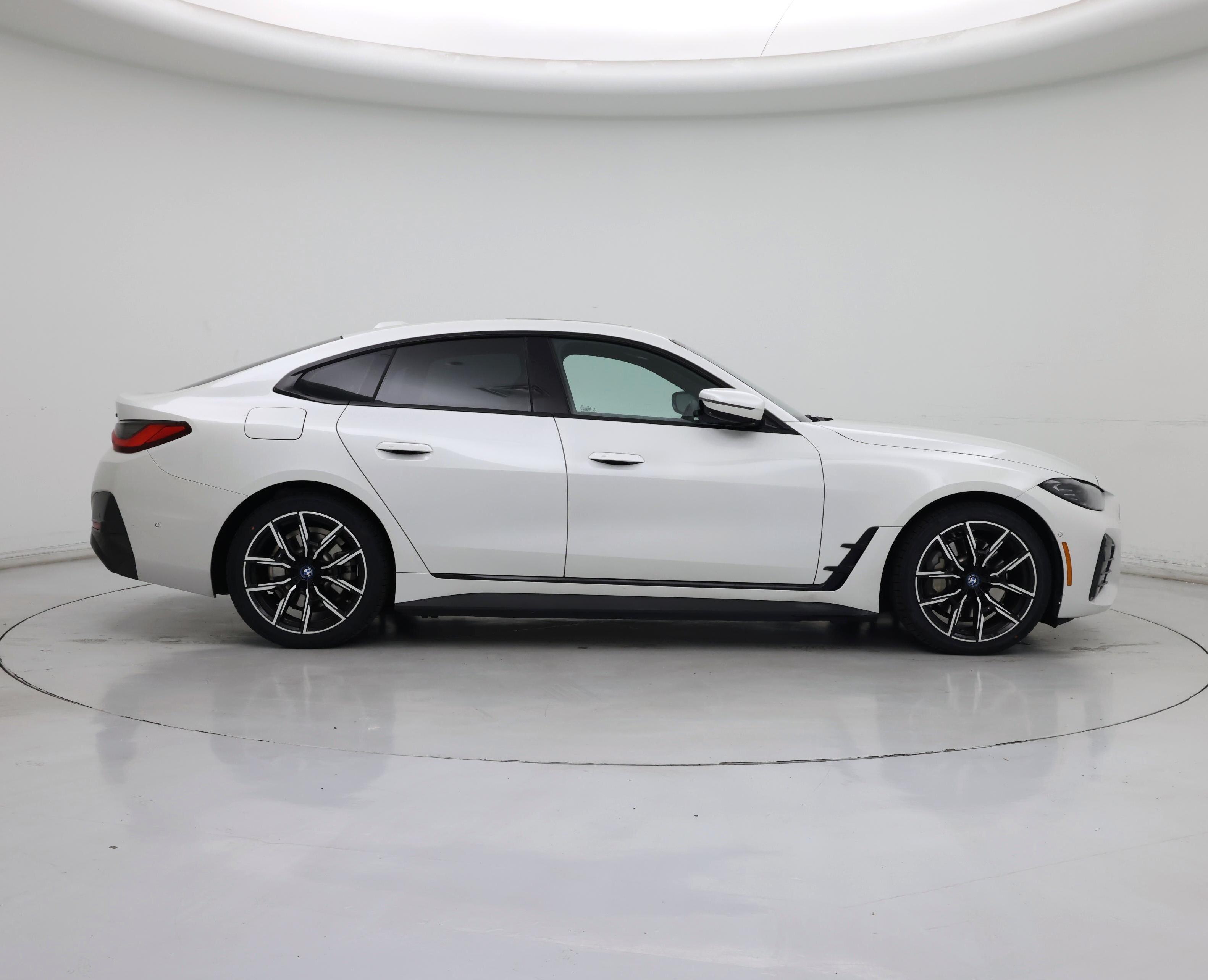 Thumbnail: 2022 BMW i4 - 7
