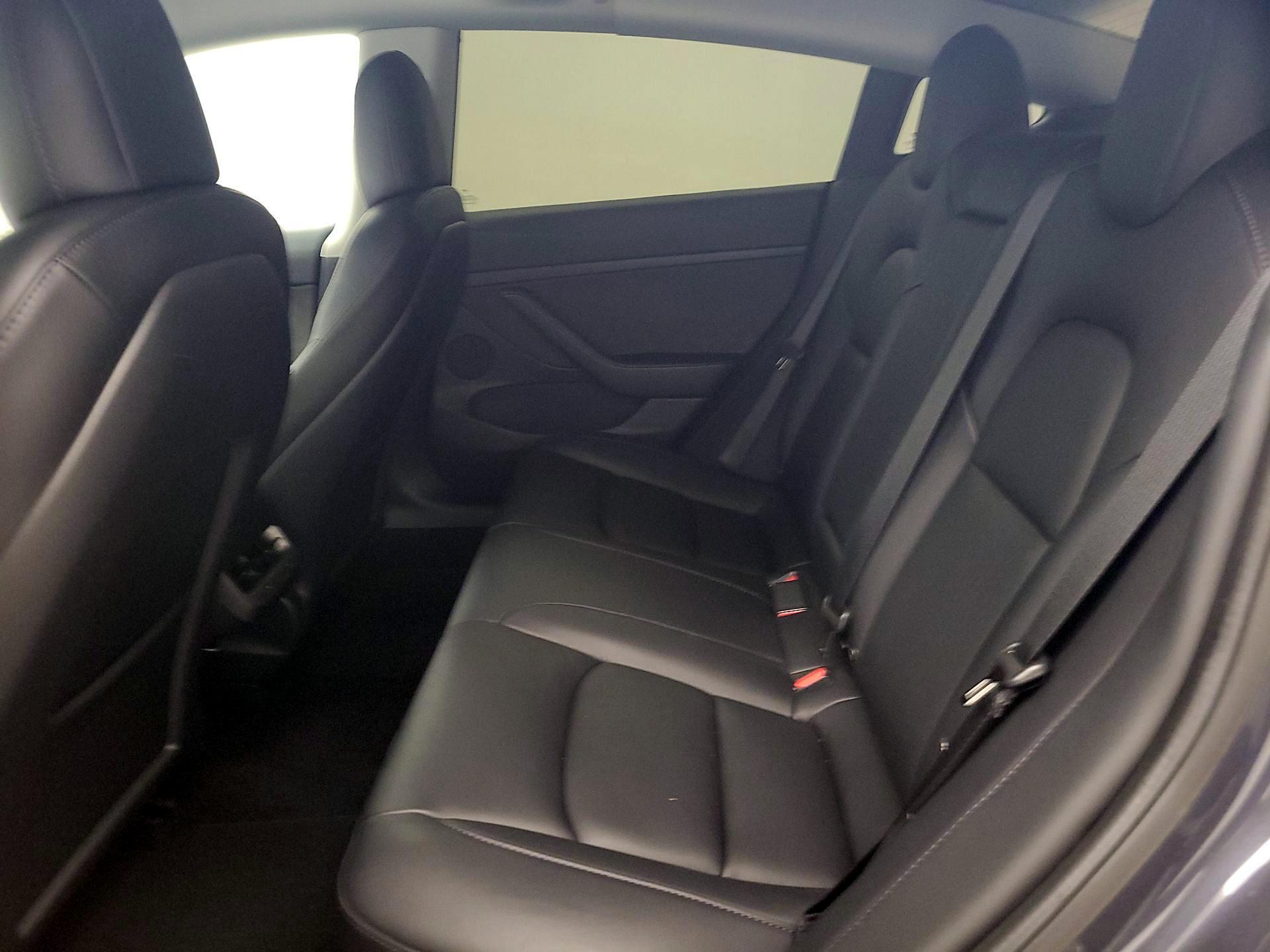 Thumbnail: 2022 Tesla Model 3 - 16