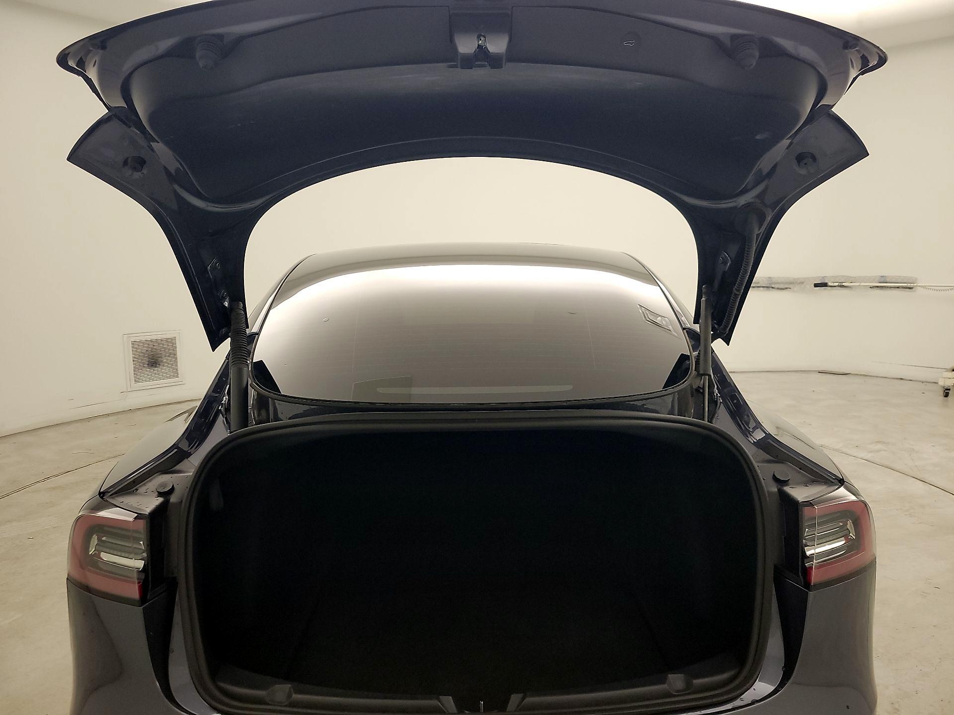 Thumbnail: 2022 Tesla Model 3 - 17