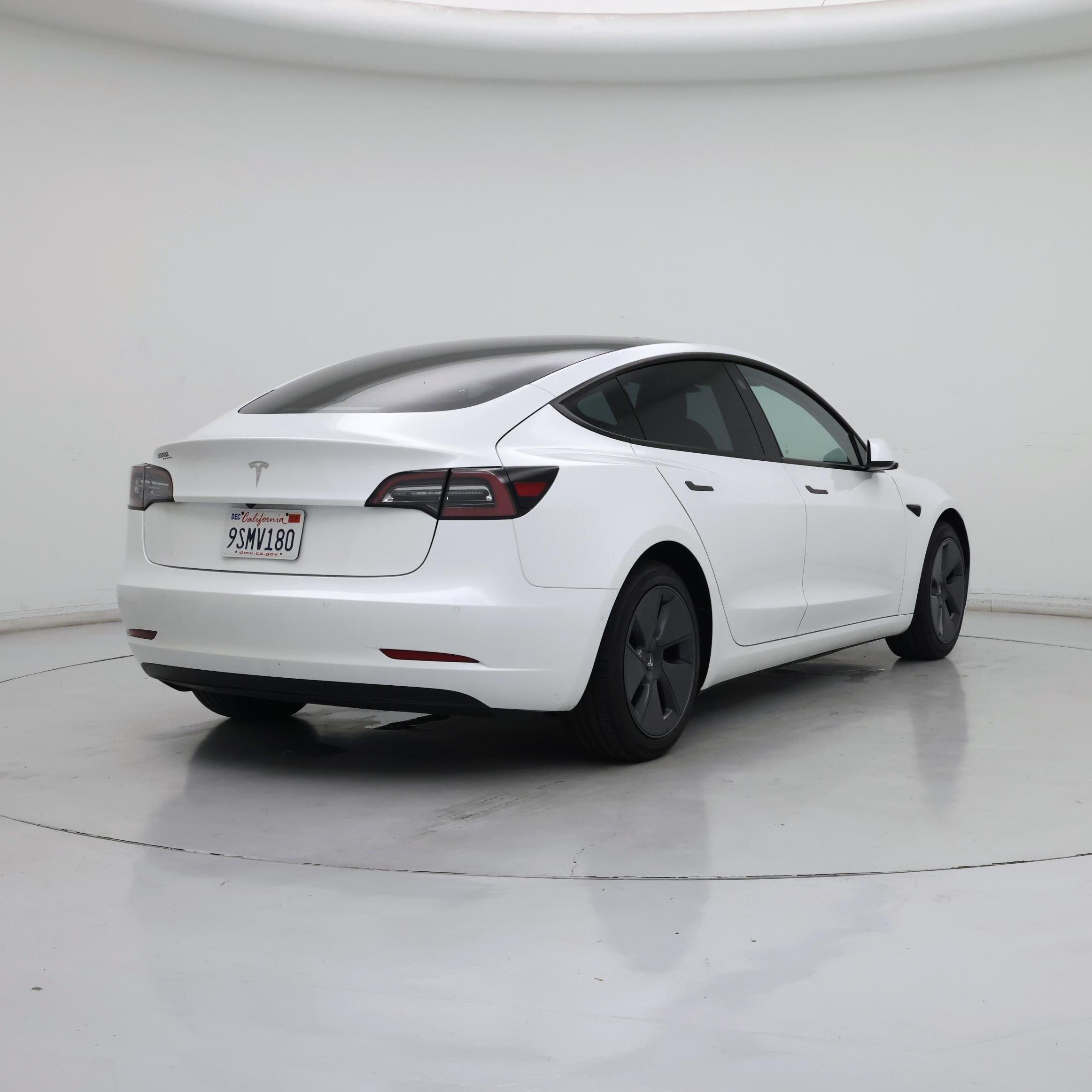 Thumbnail: 2022 Tesla Model 3 - 8