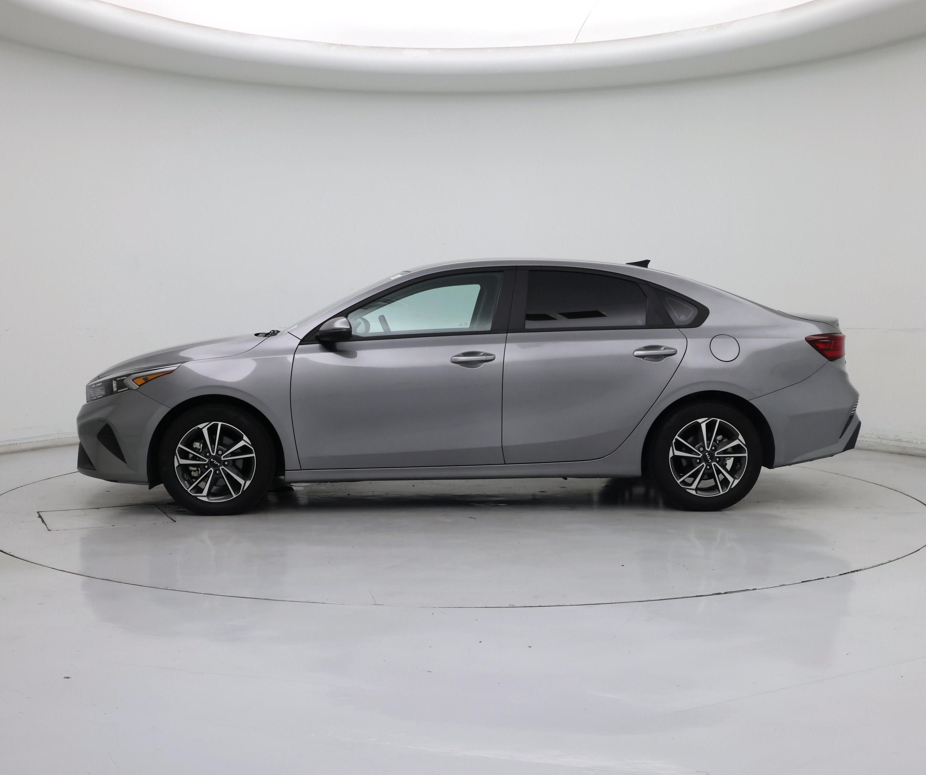Thumbnail: 2023 Kia Forte - 3
