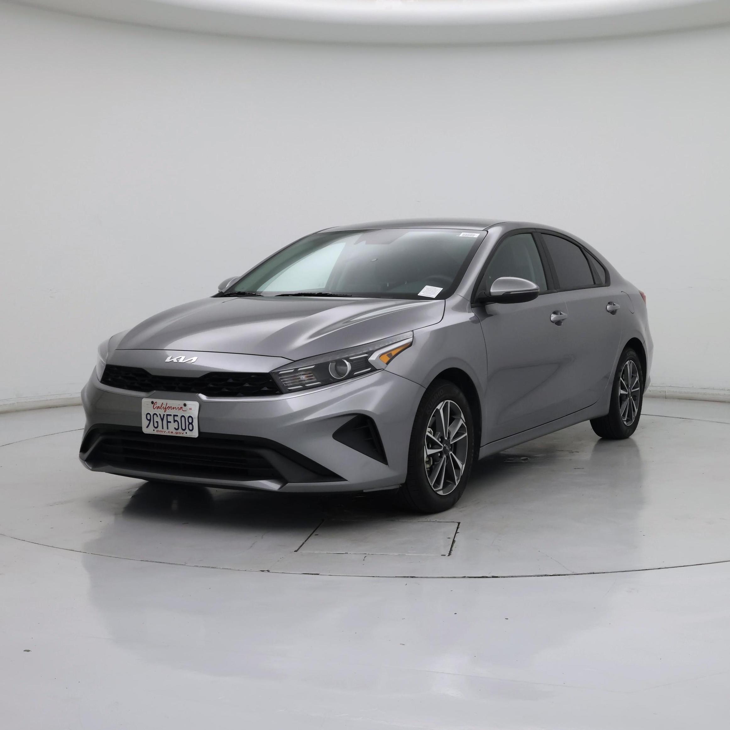 Thumbnail: 2023 Kia Forte - 4
