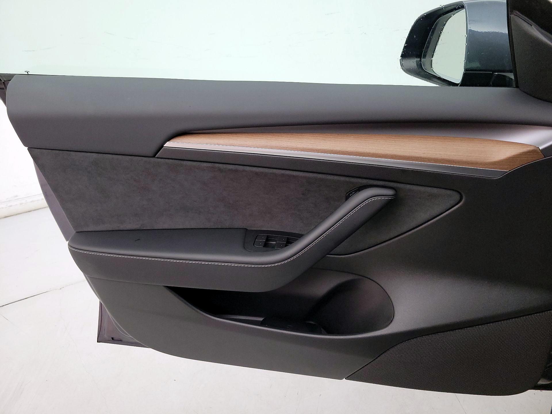 Thumbnail: 2023 Tesla Model 3 - 12