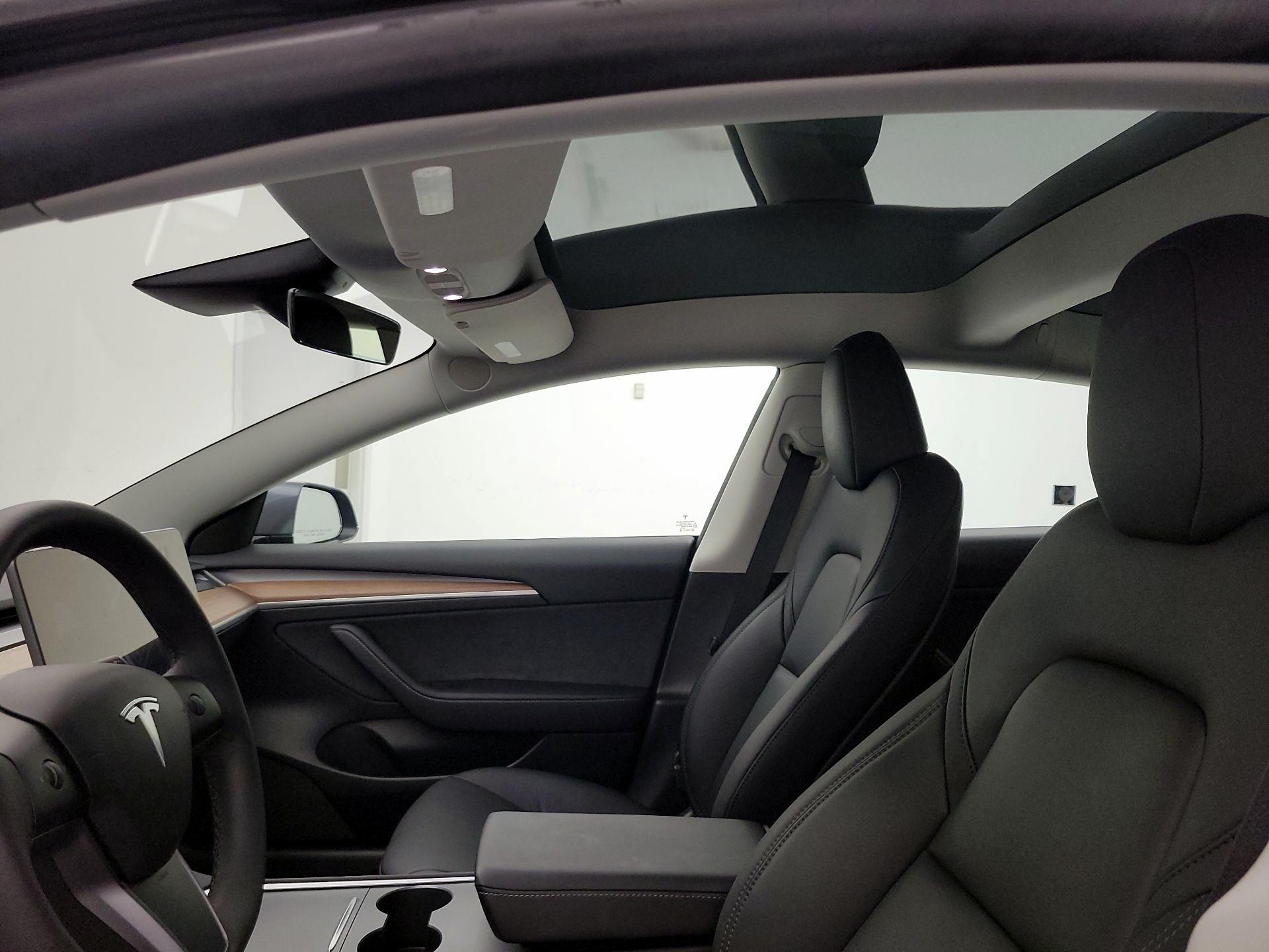 Thumbnail: 2023 Tesla Model 3 - 18