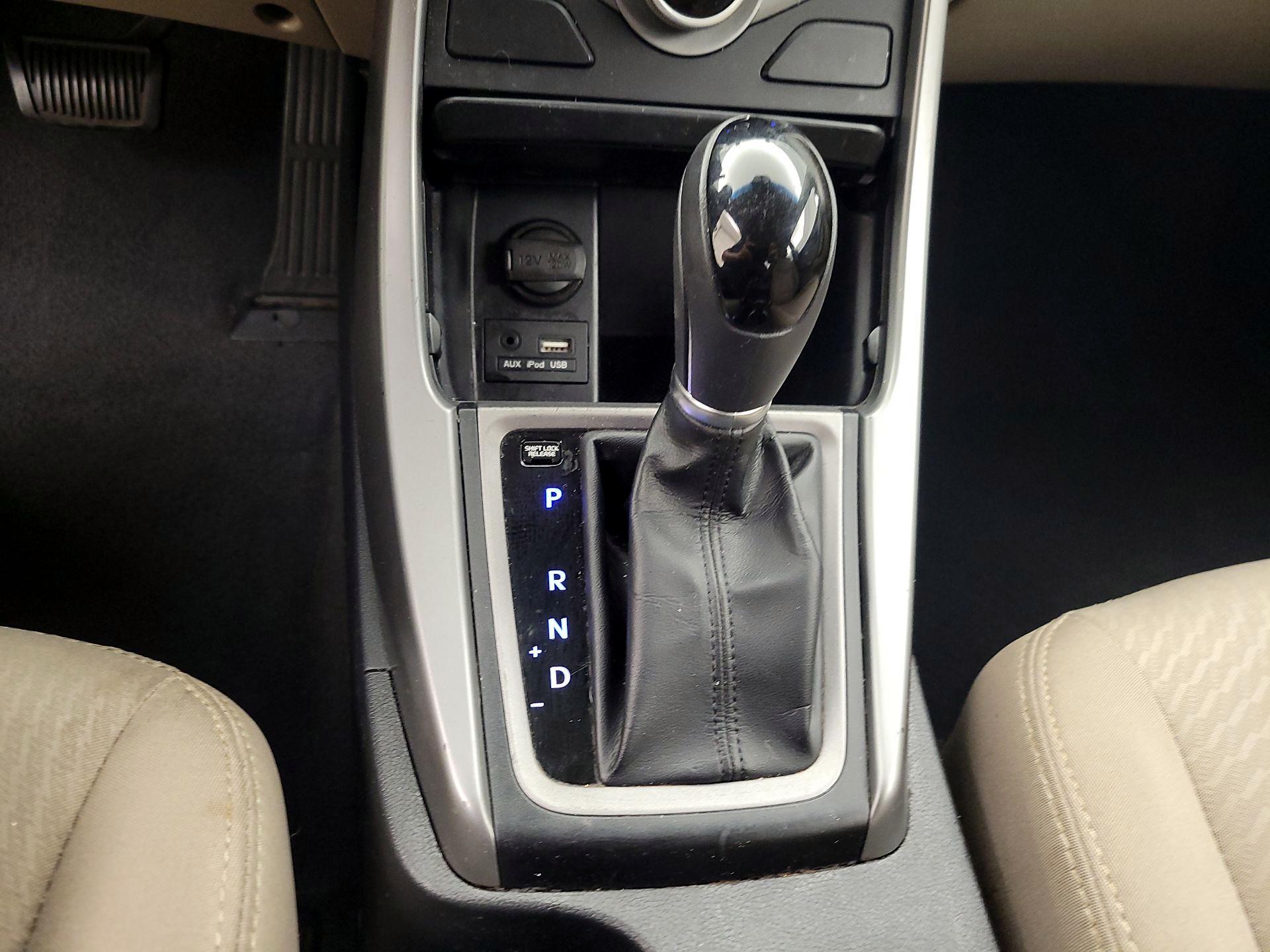 Thumbnail: 2016 Hyundai Elantra - 16