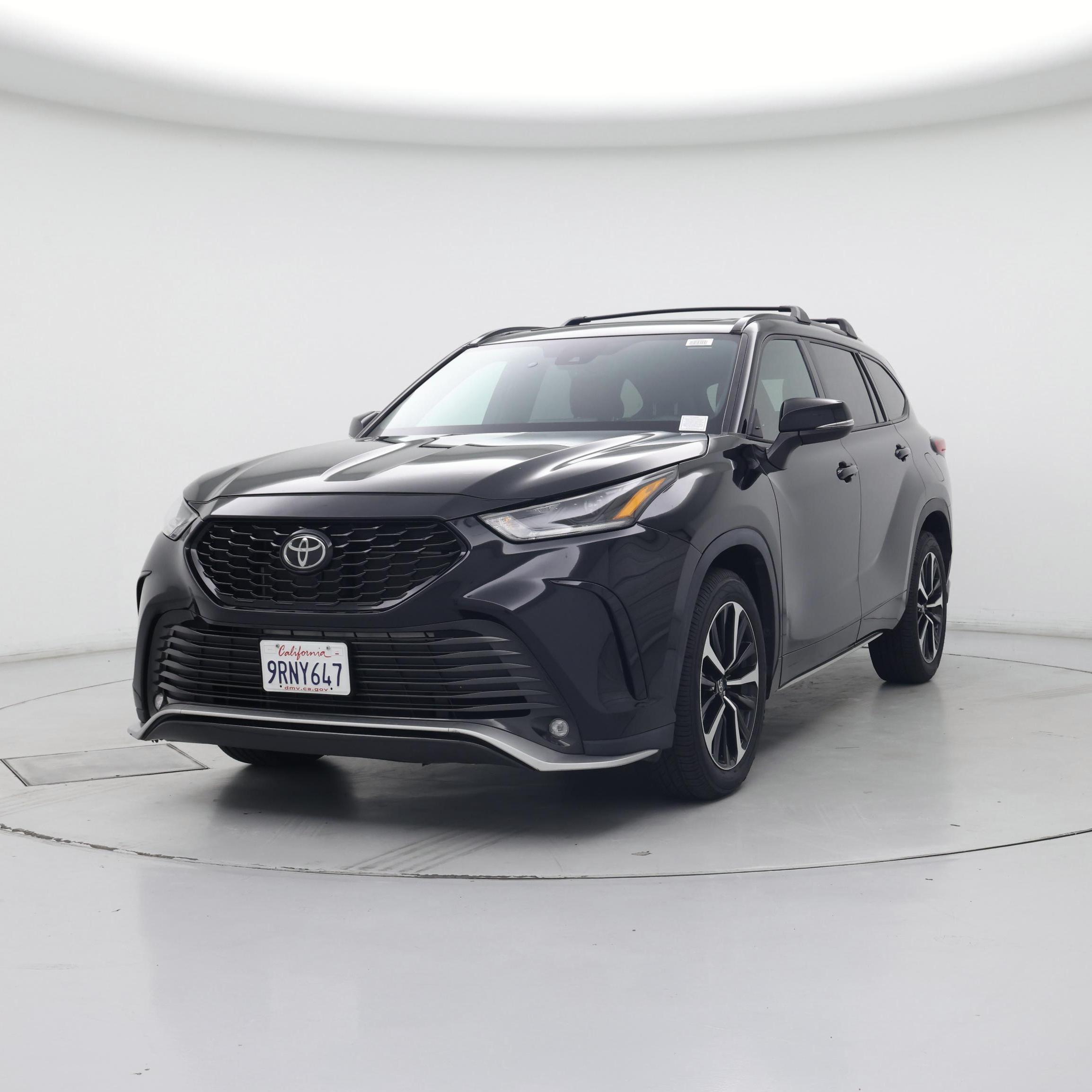 Thumbnail: 2021 Toyota Highlander - 4