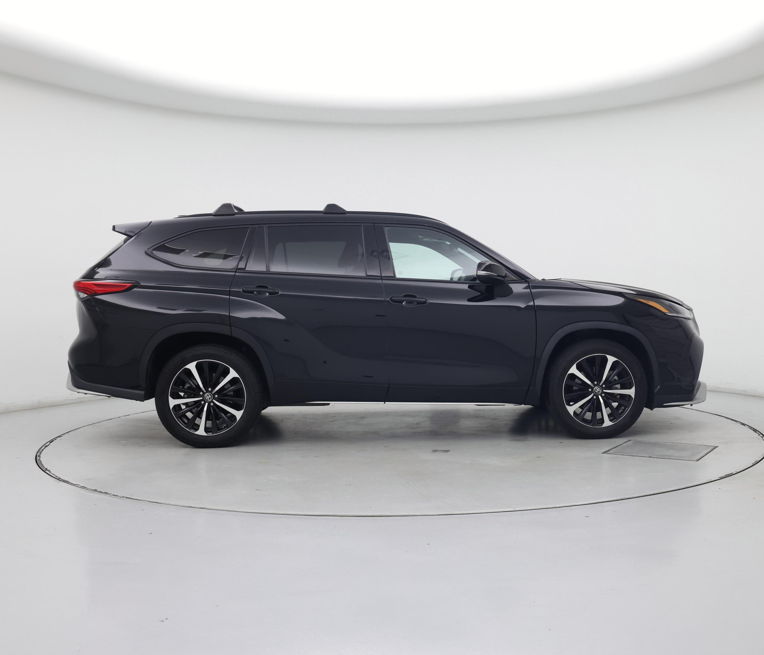 Thumbnail: 2021 Toyota Highlander - 7