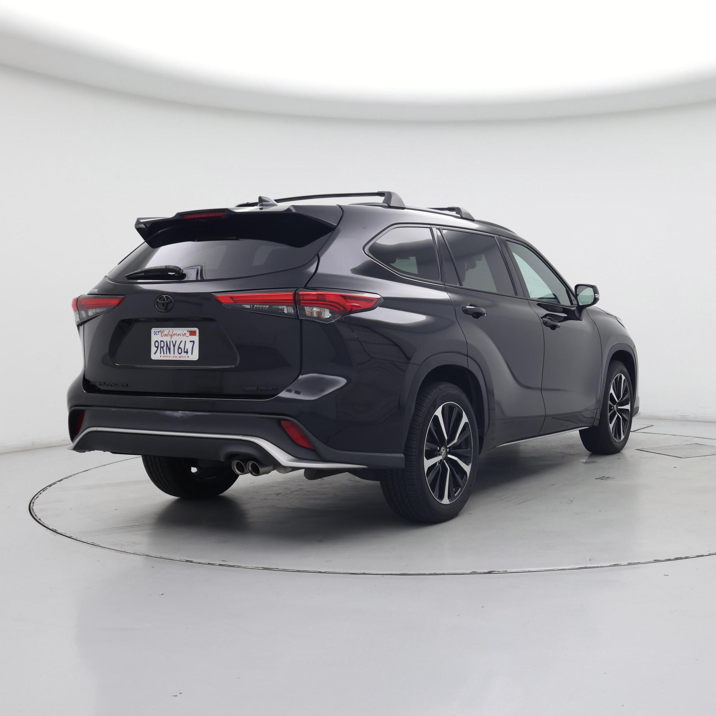 Thumbnail: 2021 Toyota Highlander - 8