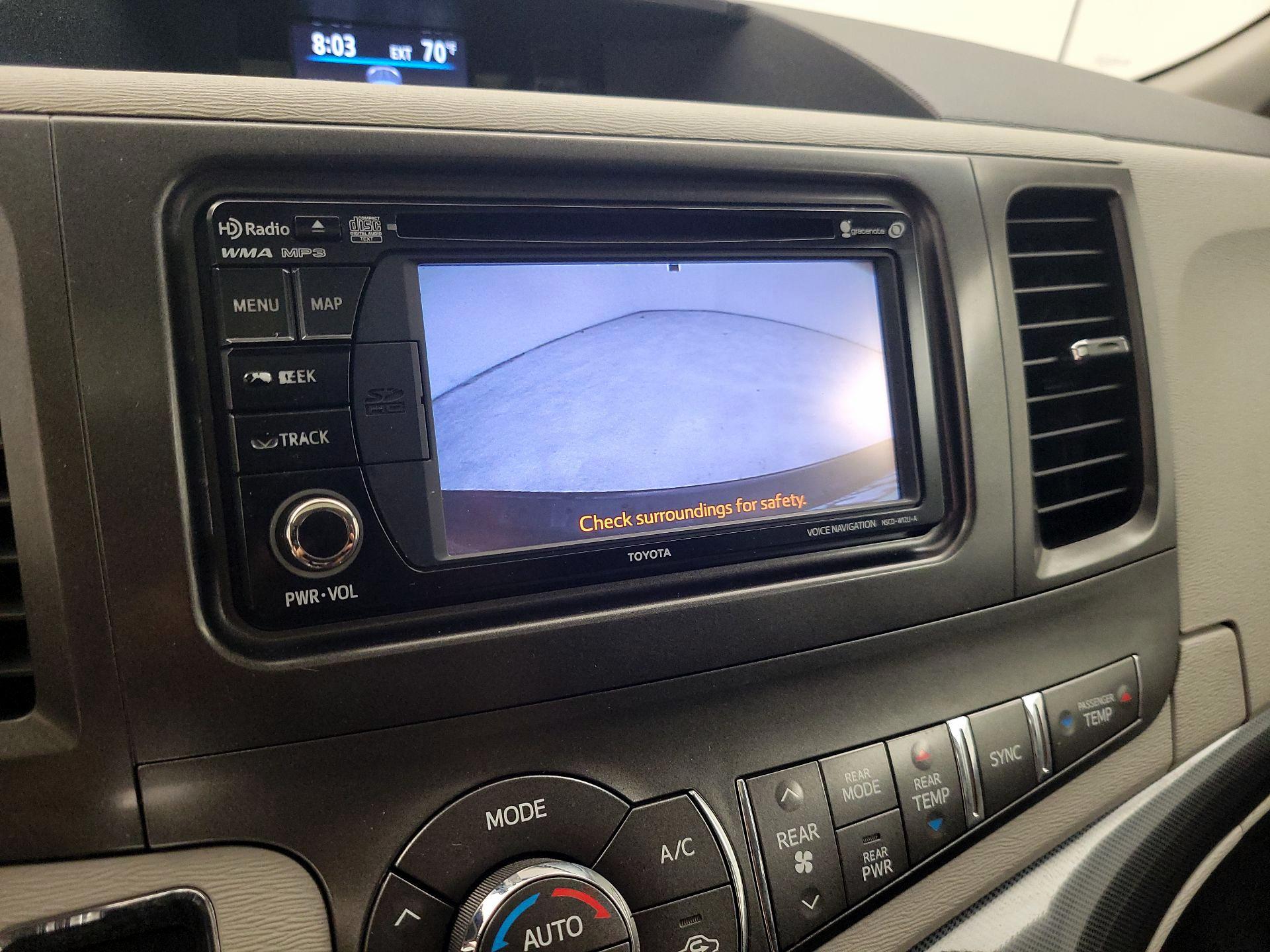 Thumbnail: 2014 Toyota Sienna - 15