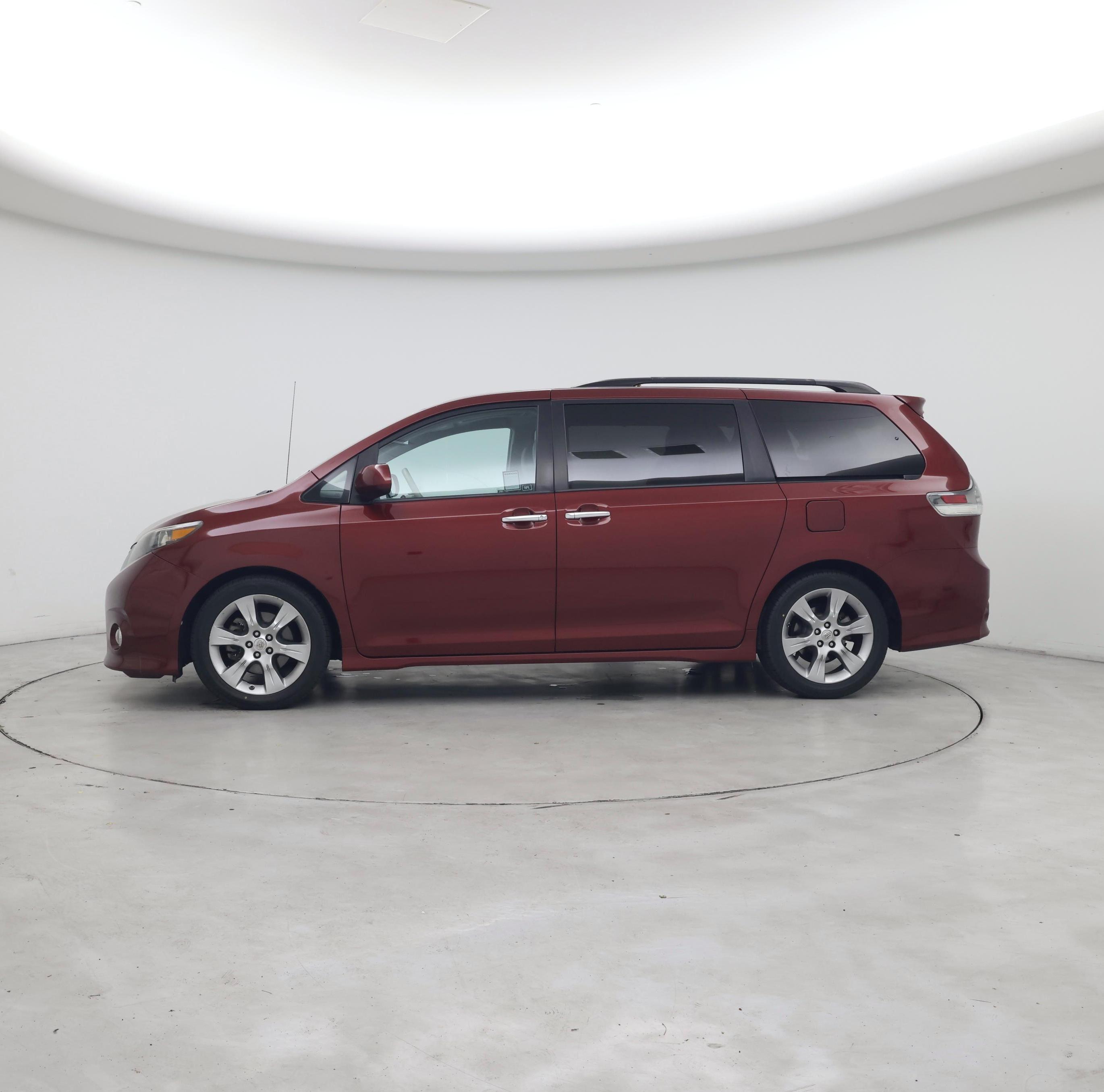 Thumbnail: 2014 Toyota Sienna - 3