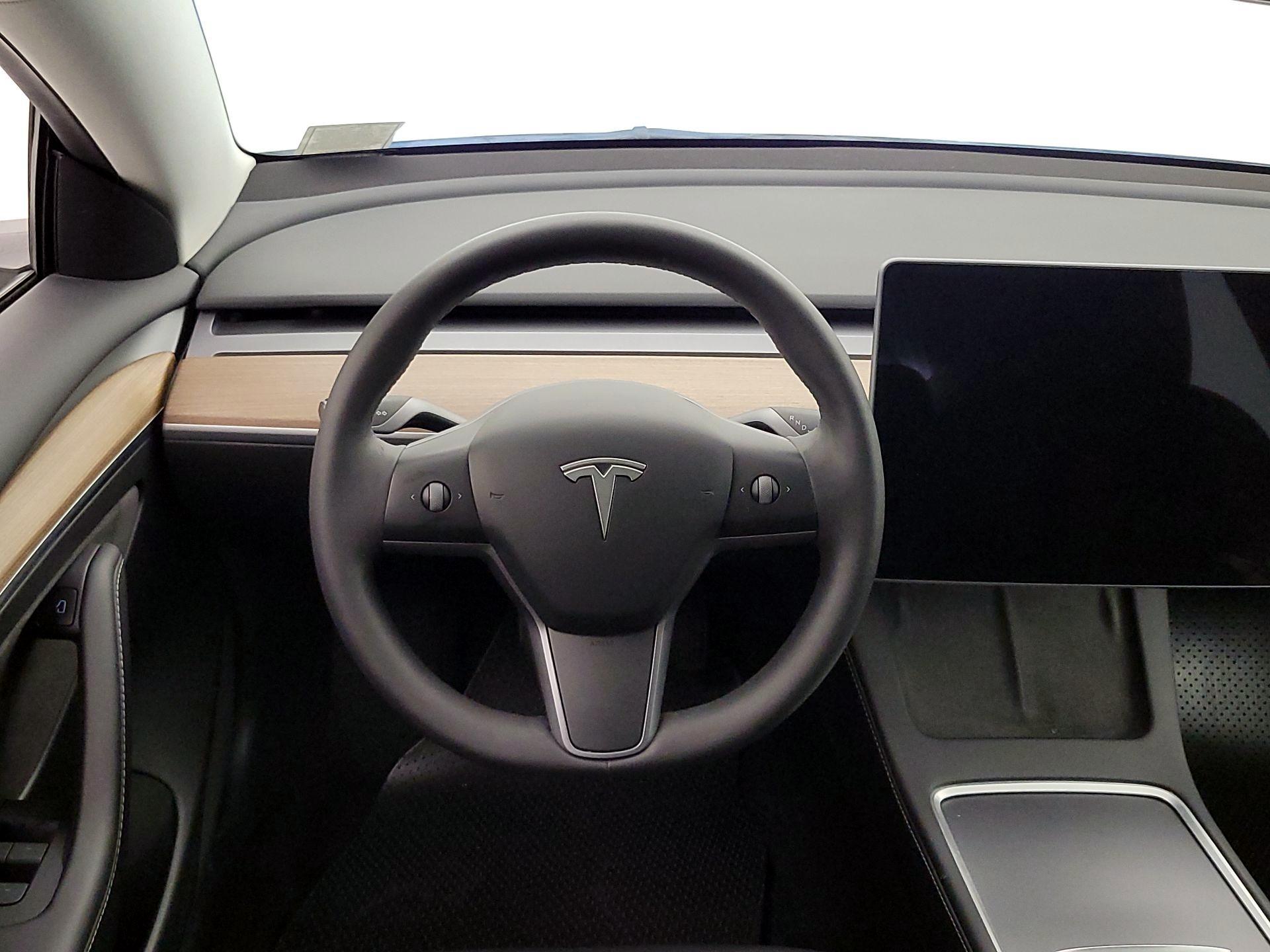 Thumbnail: 2022 Tesla Model 3 - 10