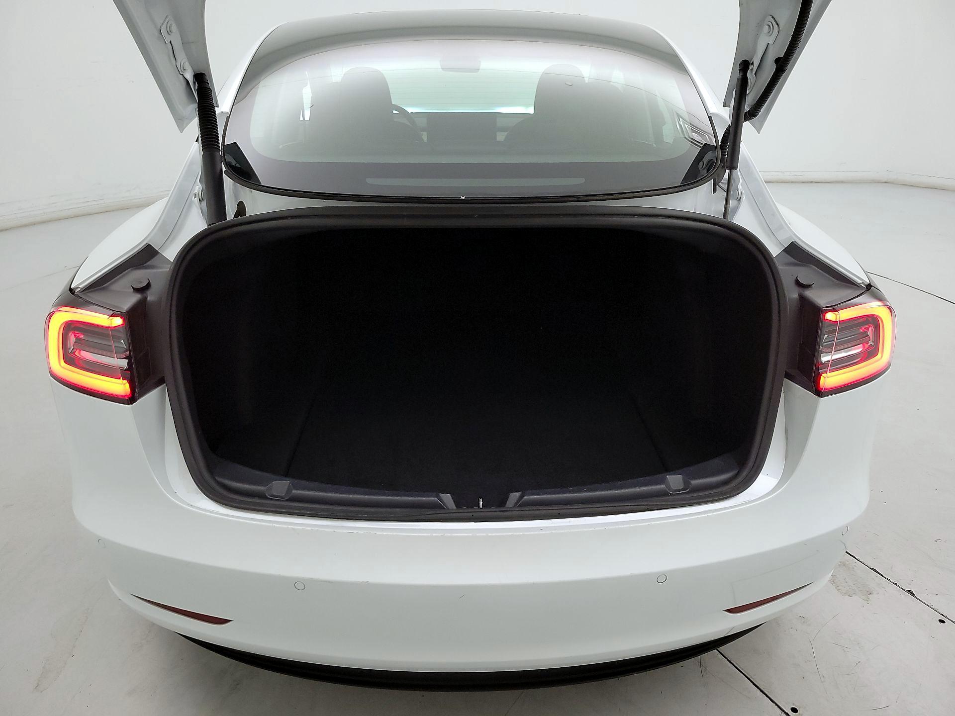 Thumbnail: 2022 Tesla Model 3 - 19