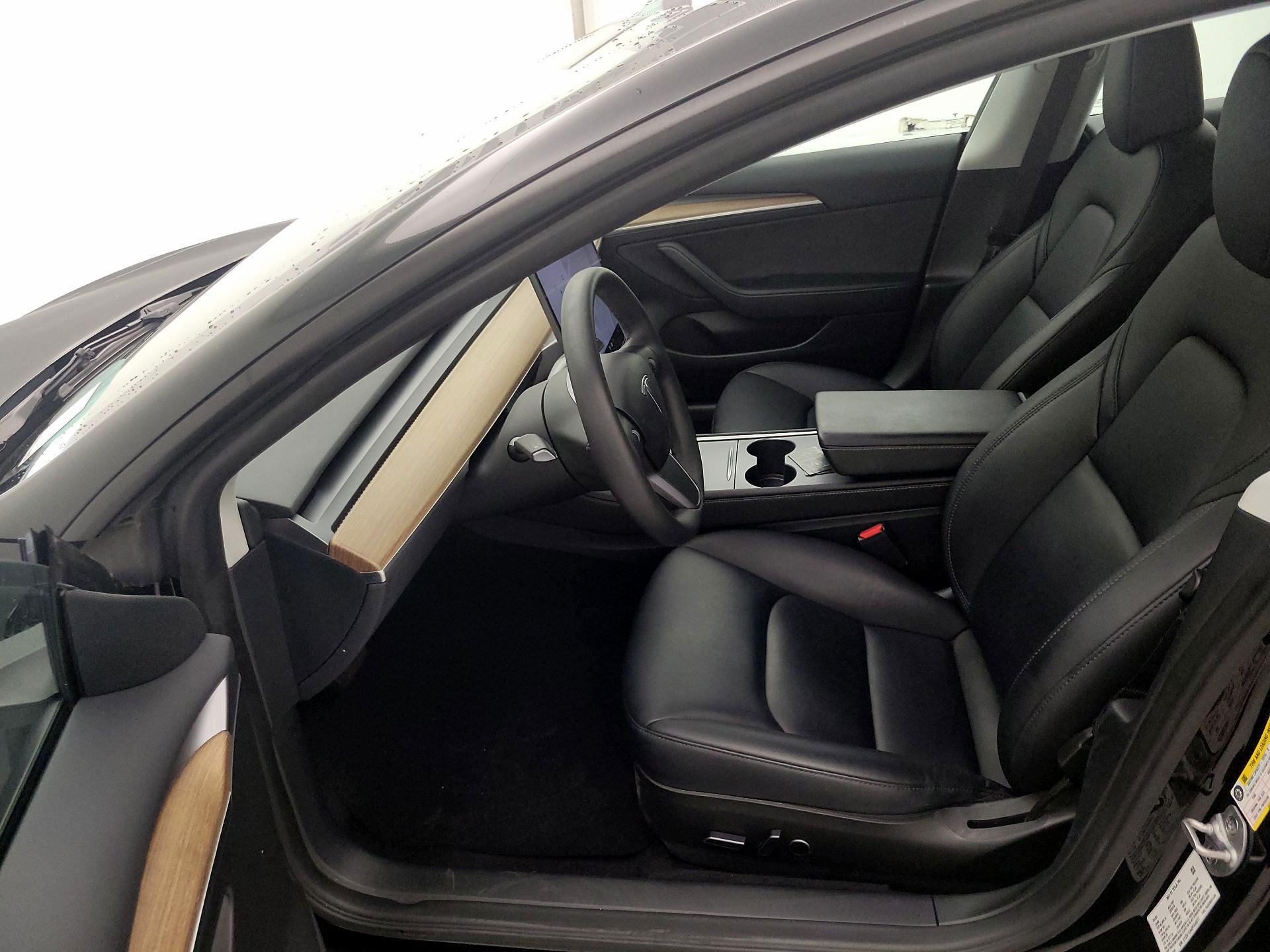 Thumbnail: 2023 Tesla Model 3 - 11