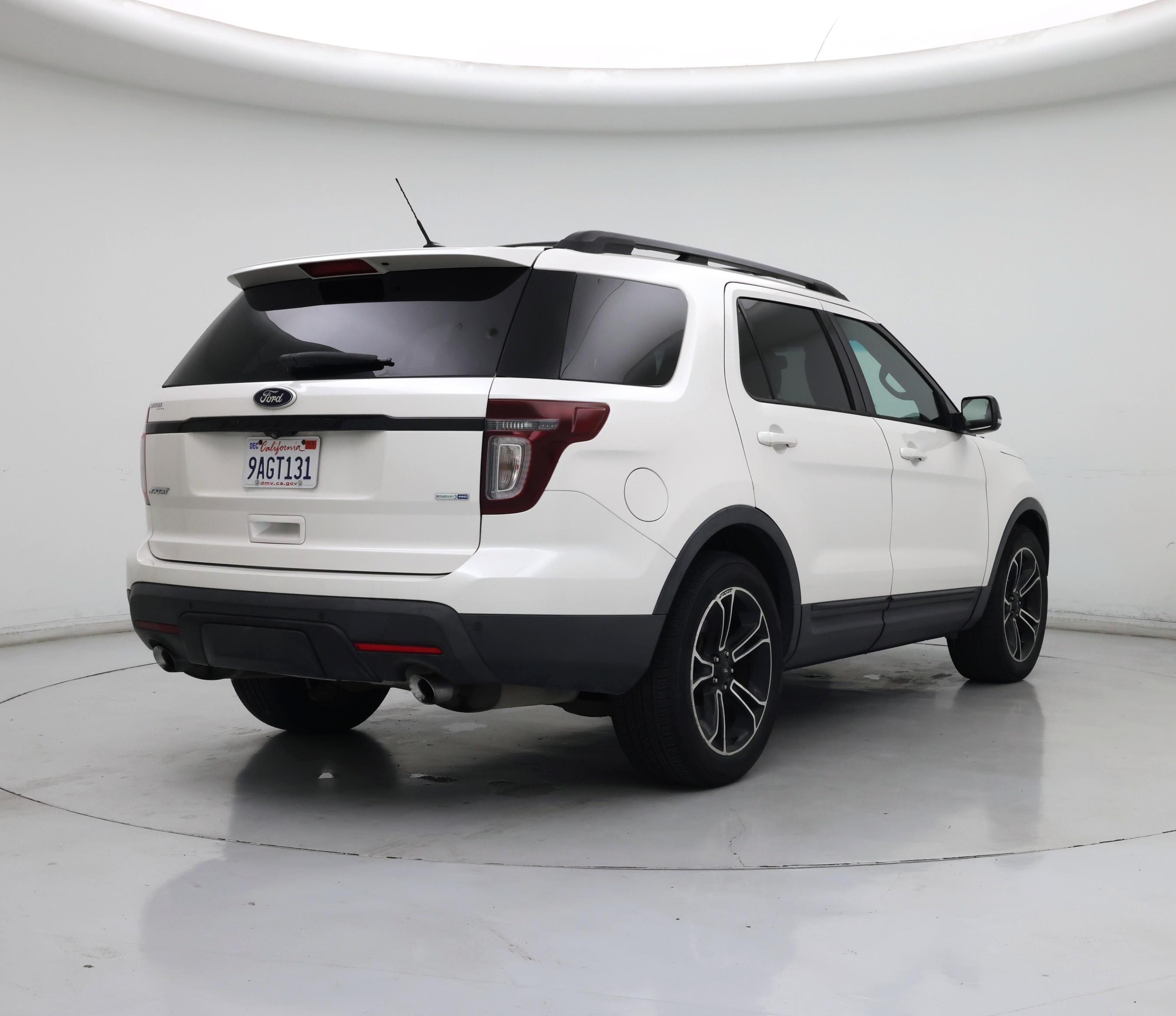 Thumbnail: 2015 Ford Explorer - 8