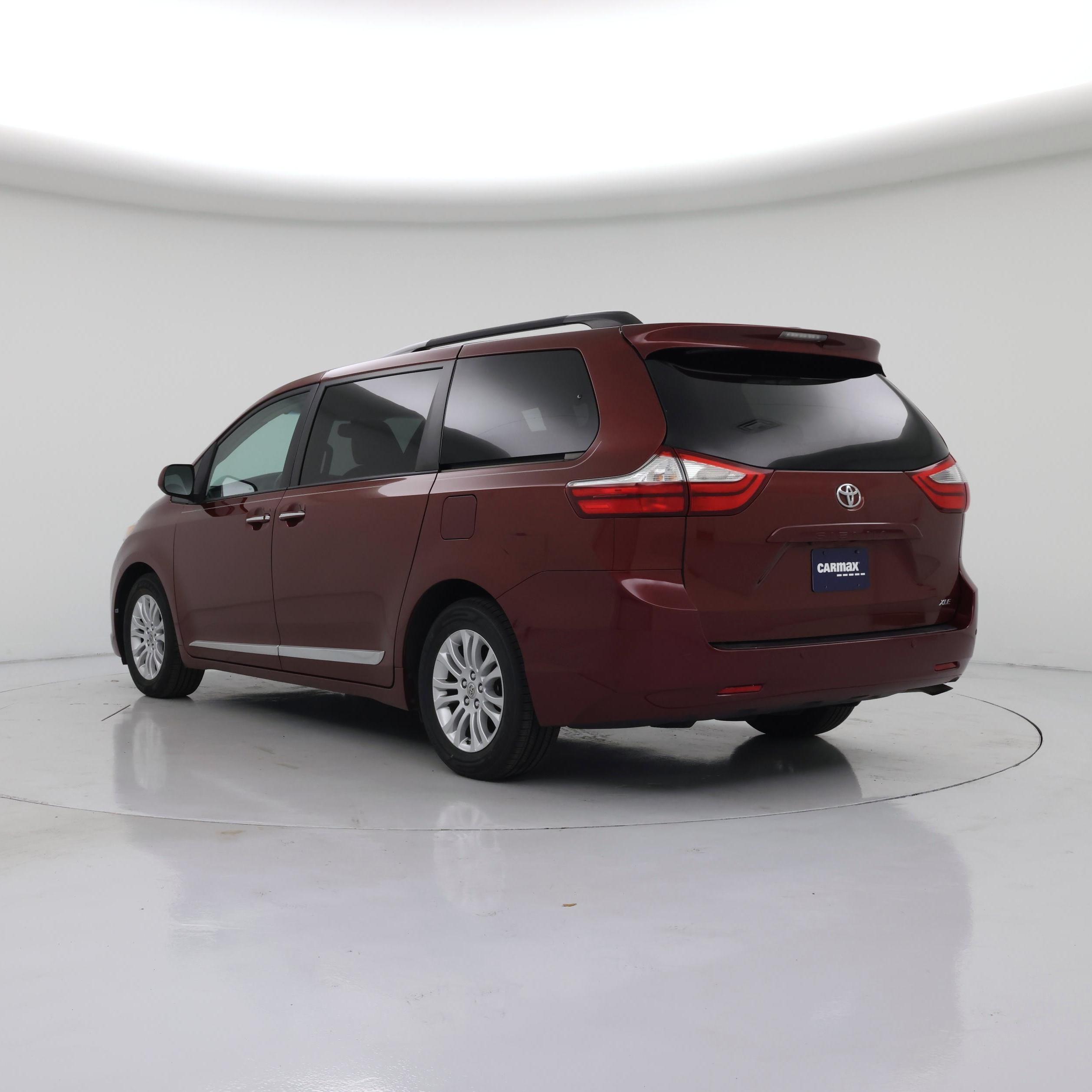 Thumbnail: 2017 Toyota Sienna - 2