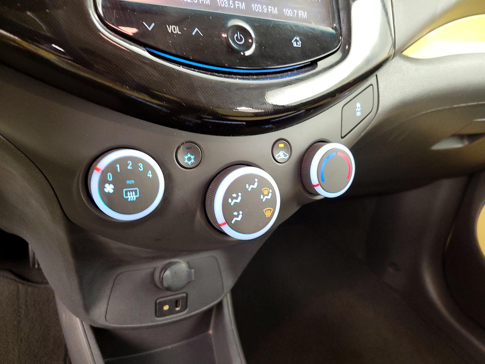 Thumbnail: 2015 Chevrolet Spark - 15