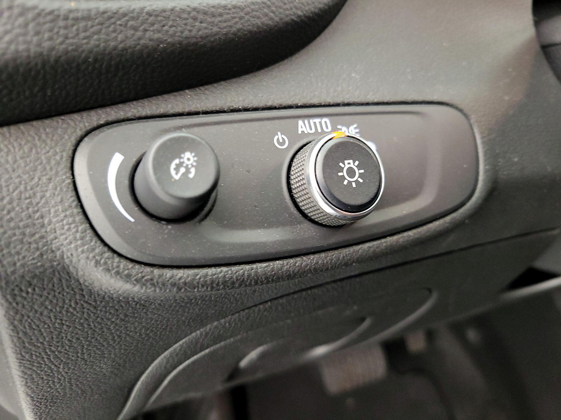 Thumbnail: 2019 Chevrolet Trax - 13