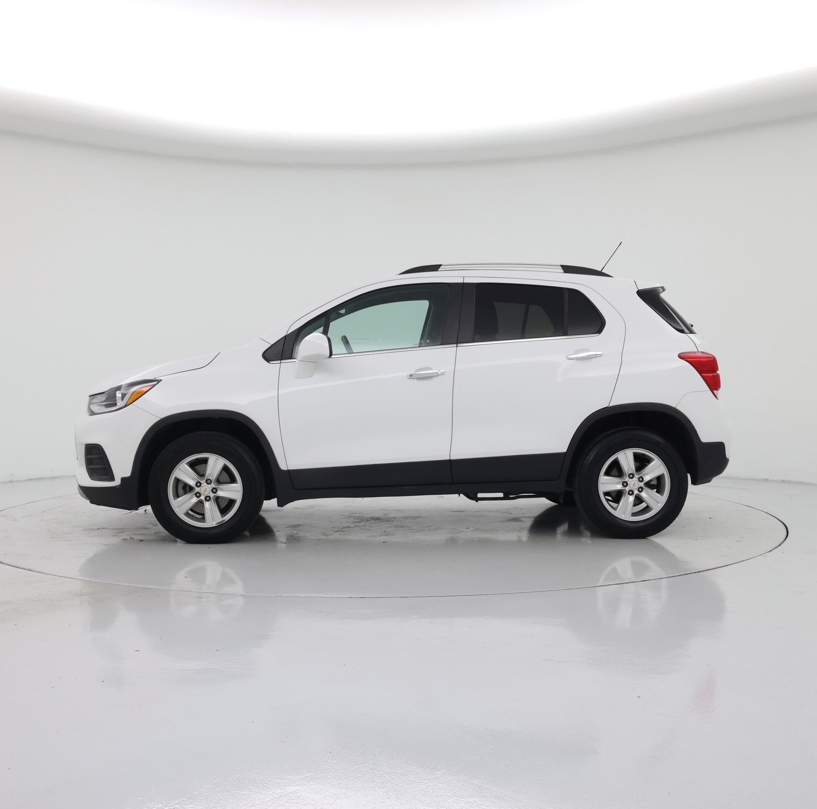 Thumbnail: 2019 Chevrolet Trax - 3