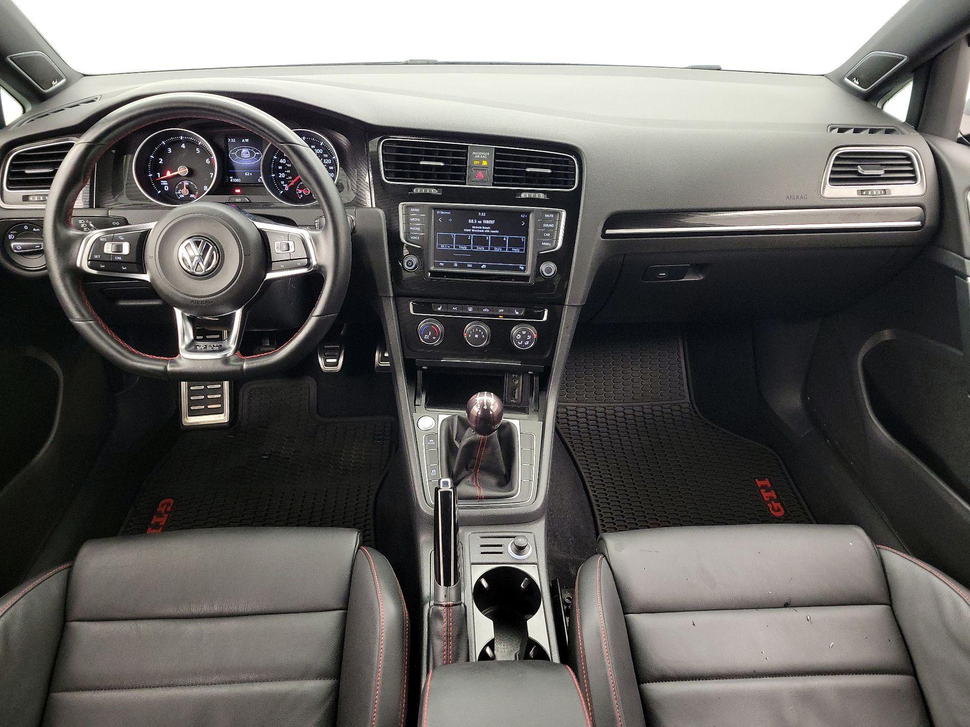 Thumbnail: 2016 Volkswagen Golf - 9