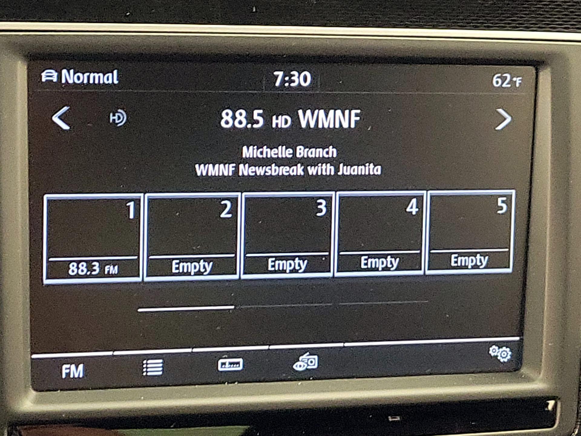 Thumbnail: 2016 Volkswagen Golf - 15