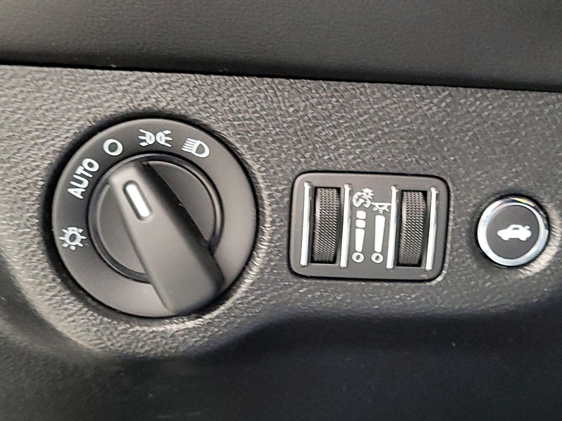 Thumbnail: 2021 Dodge Challenger - 13