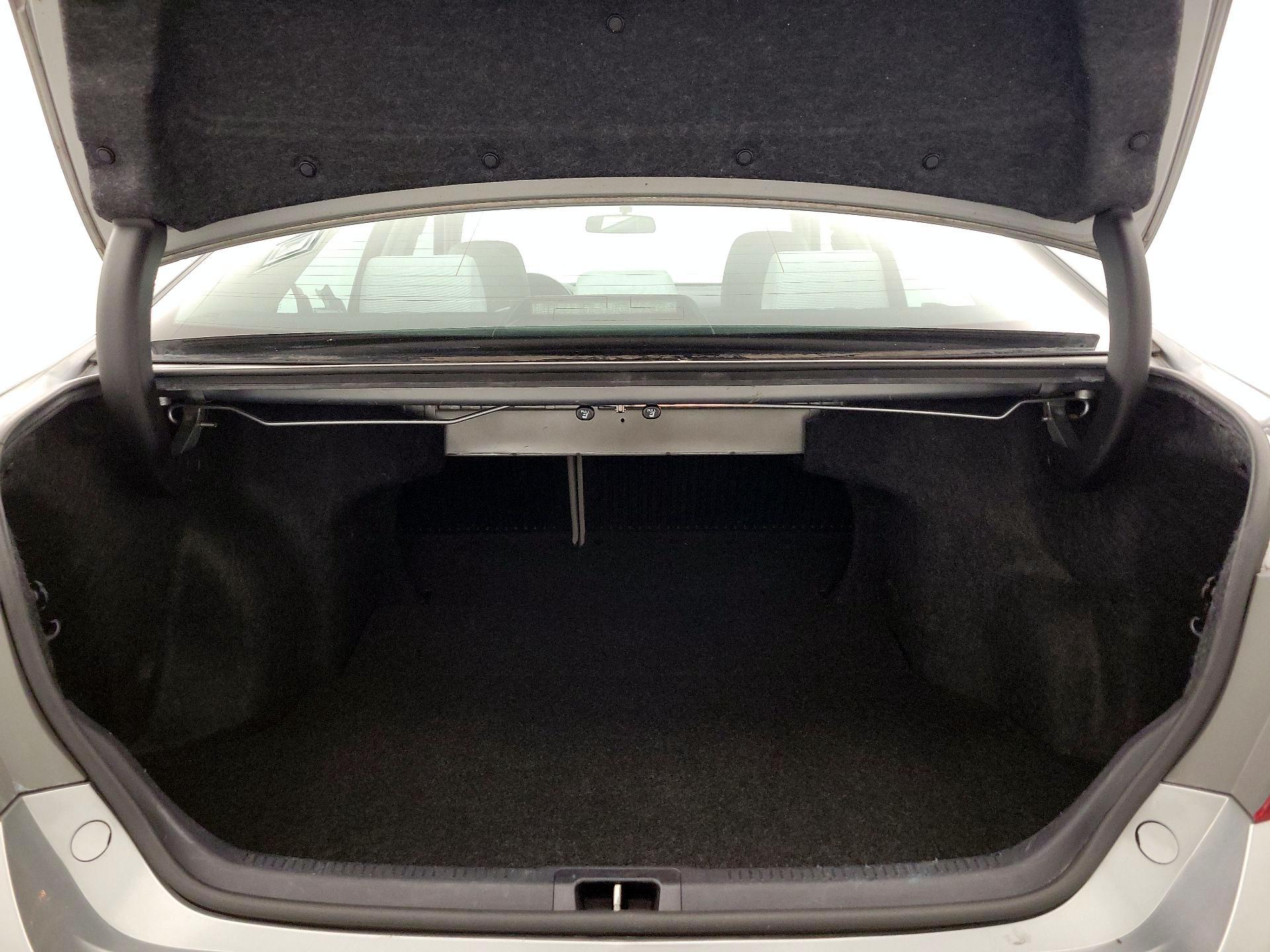 Thumbnail: 2015 Toyota Camry - 20