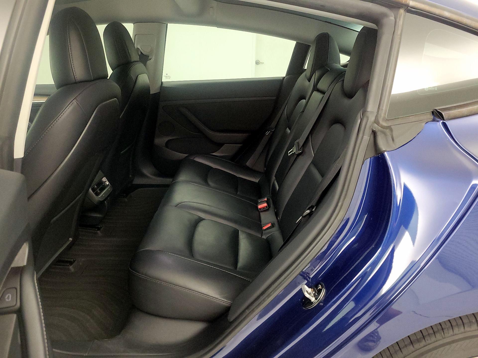 Thumbnail: 2022 Tesla Model 3 - 19