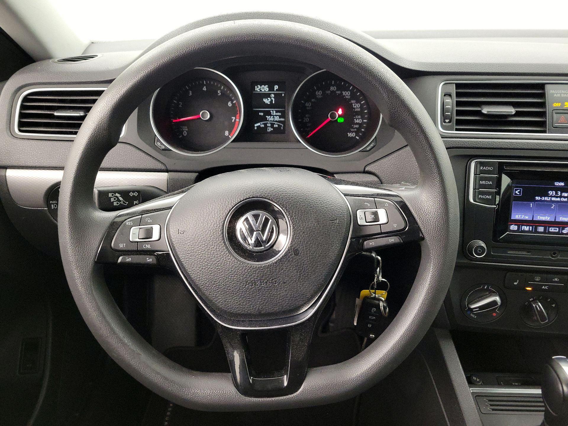 Thumbnail: 2018 Volkswagen Jetta - 10