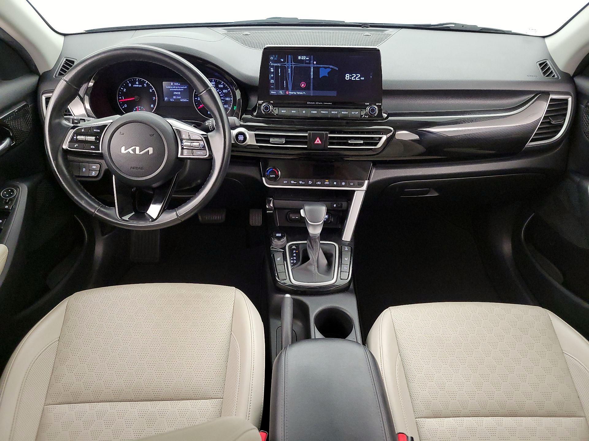 Thumbnail: 2023 Kia Seltos - 9