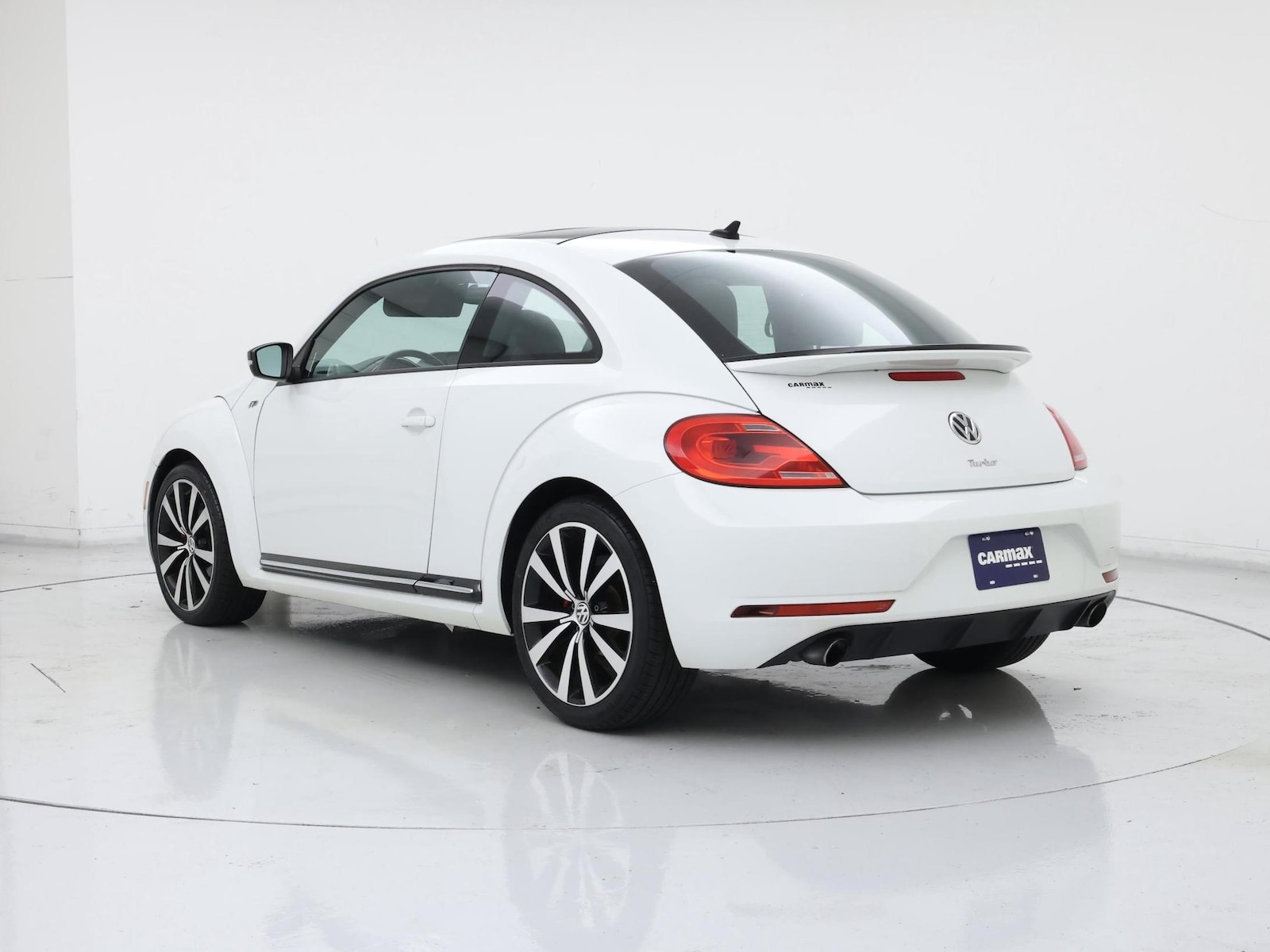 2015 Volkswagen Beetle R-Line - Photo 3