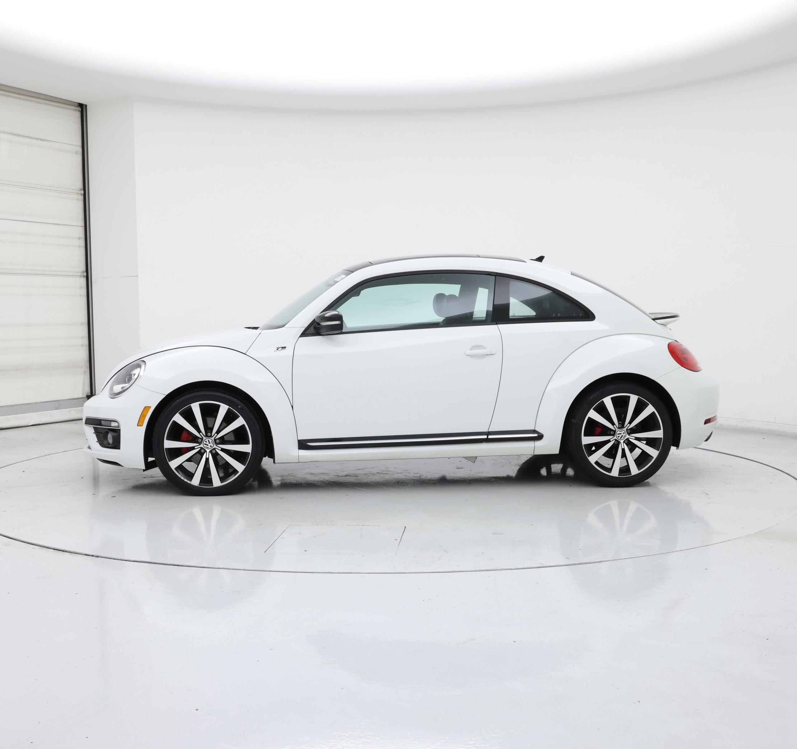 Thumbnail: 2015 Volkswagen Beetle - 3