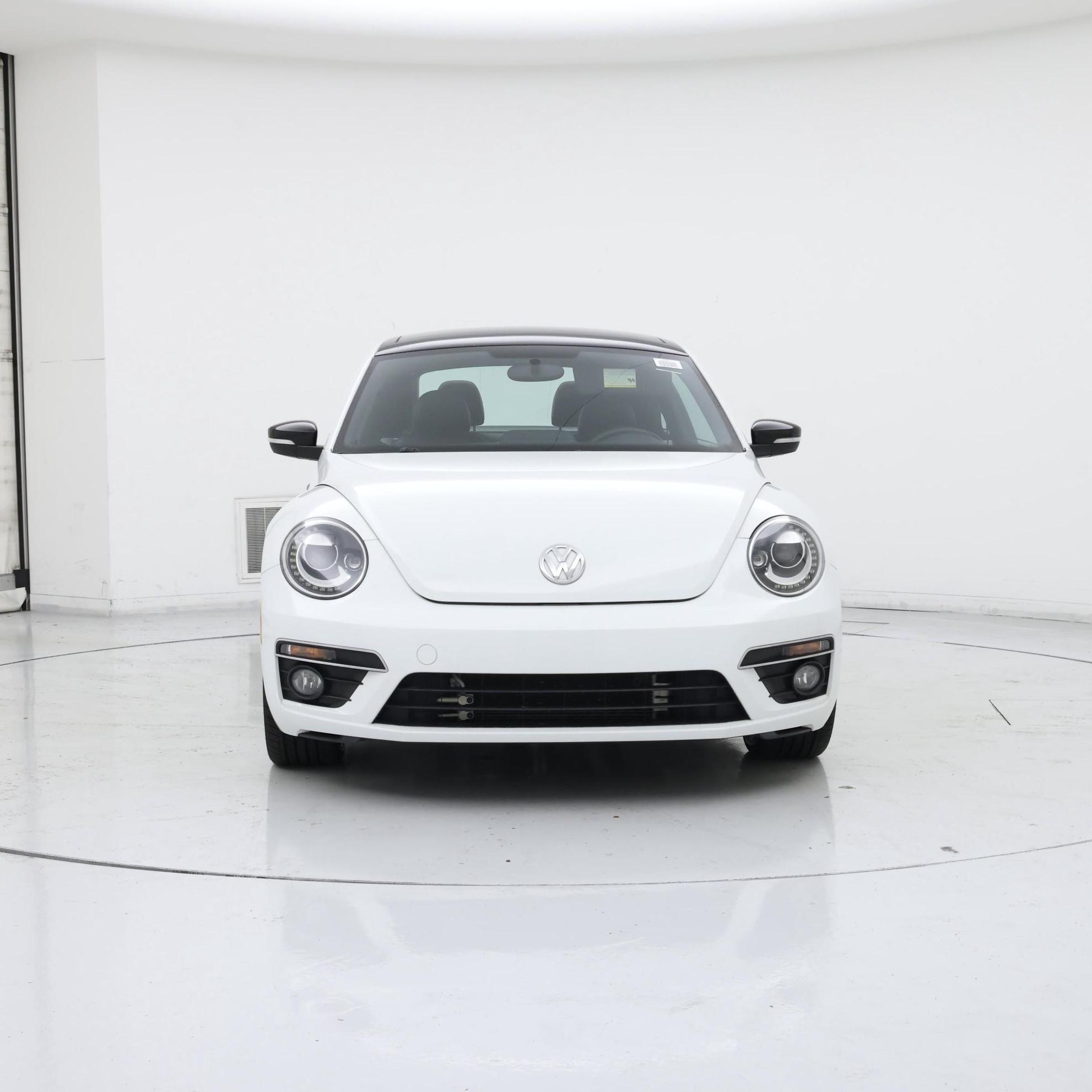 Thumbnail: 2015 Volkswagen Beetle - 5