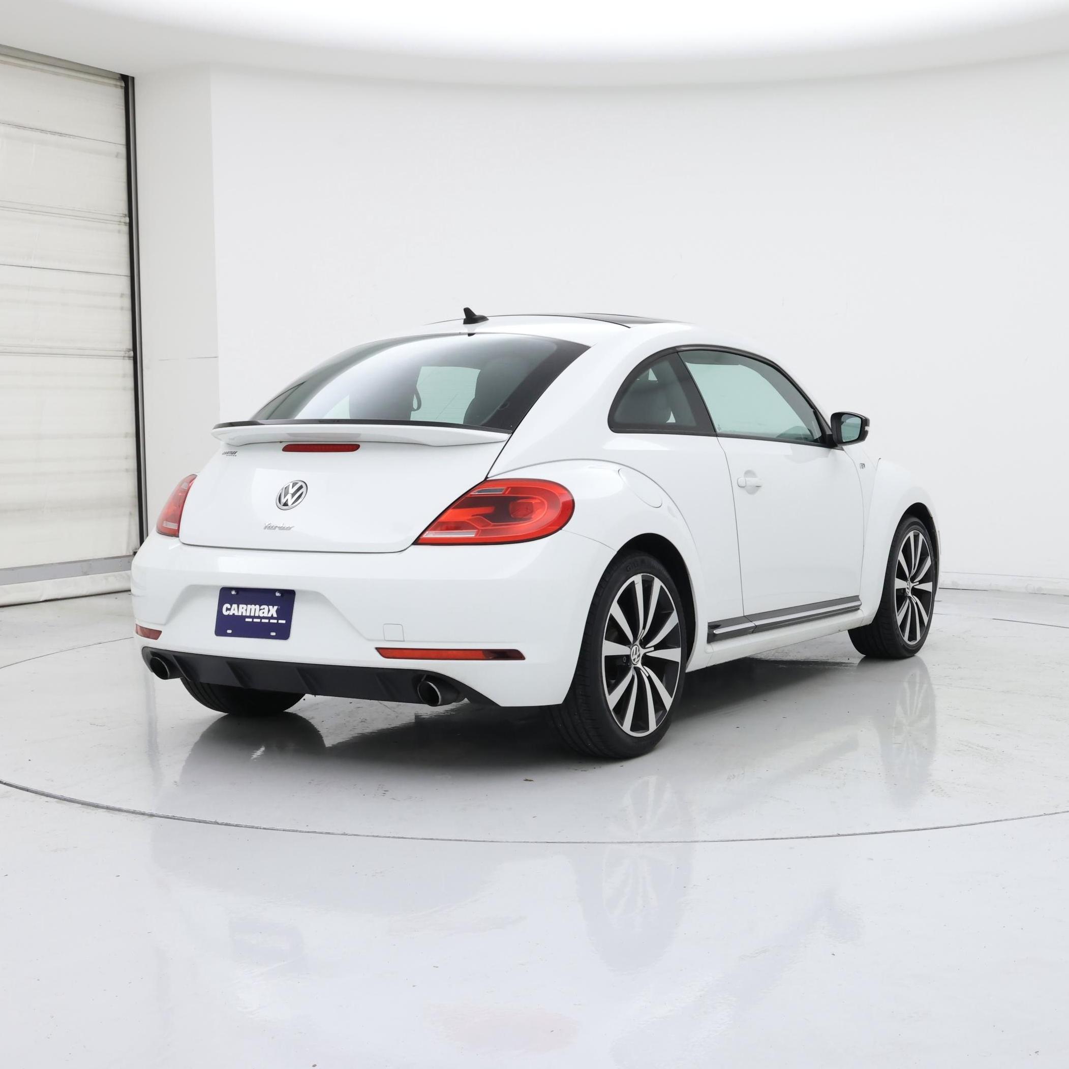 Thumbnail: 2015 Volkswagen Beetle - 8