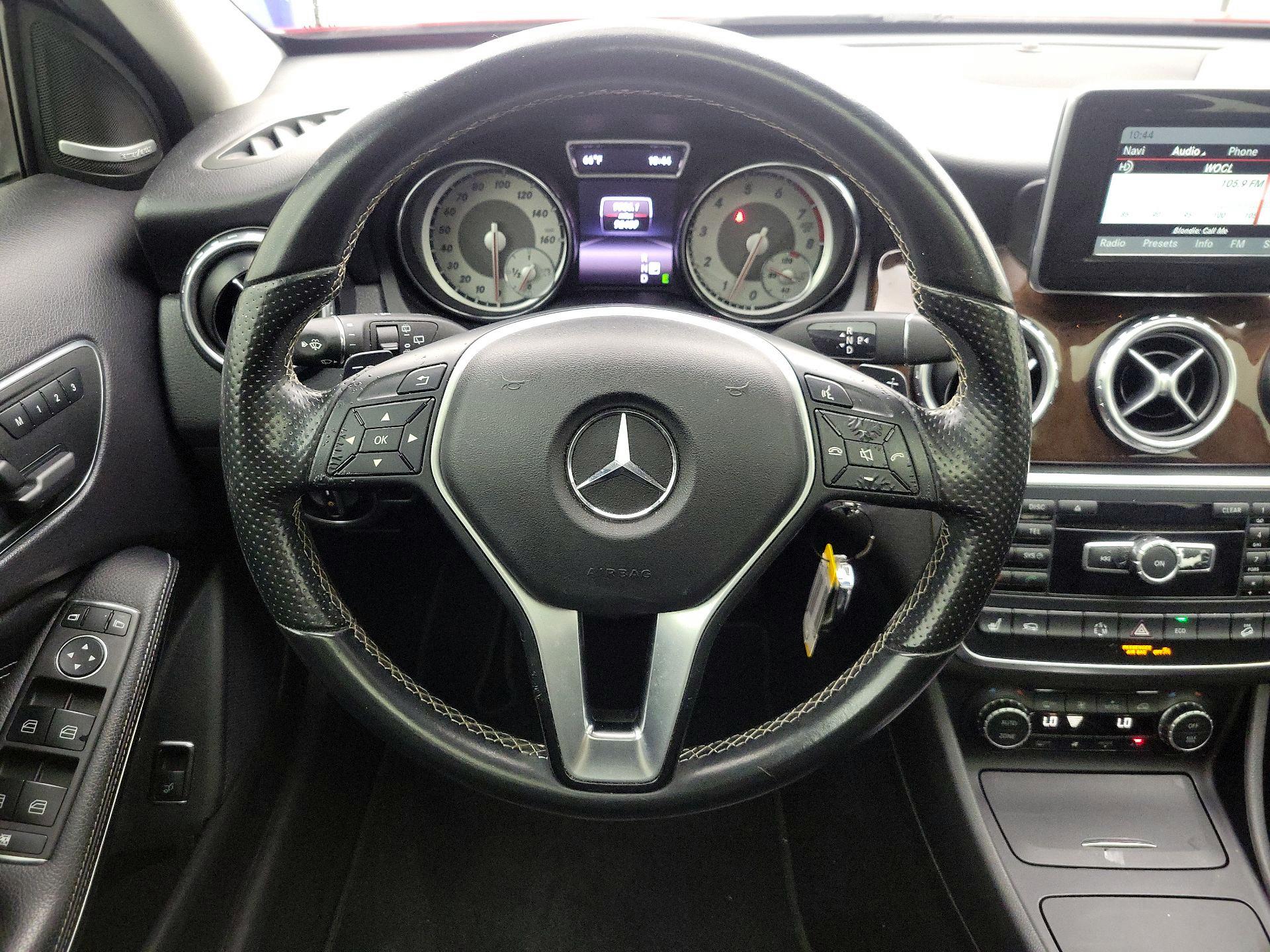 Thumbnail: 2015 Mercedes-Benz GLA - 10
