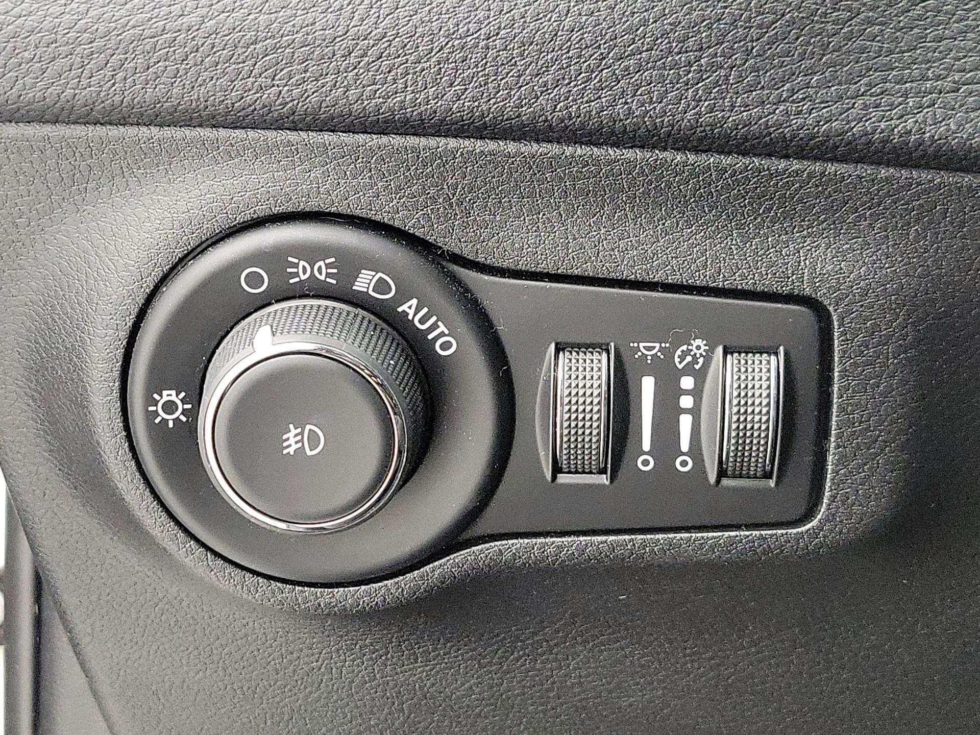Thumbnail: 2019 Jeep Compass - 13