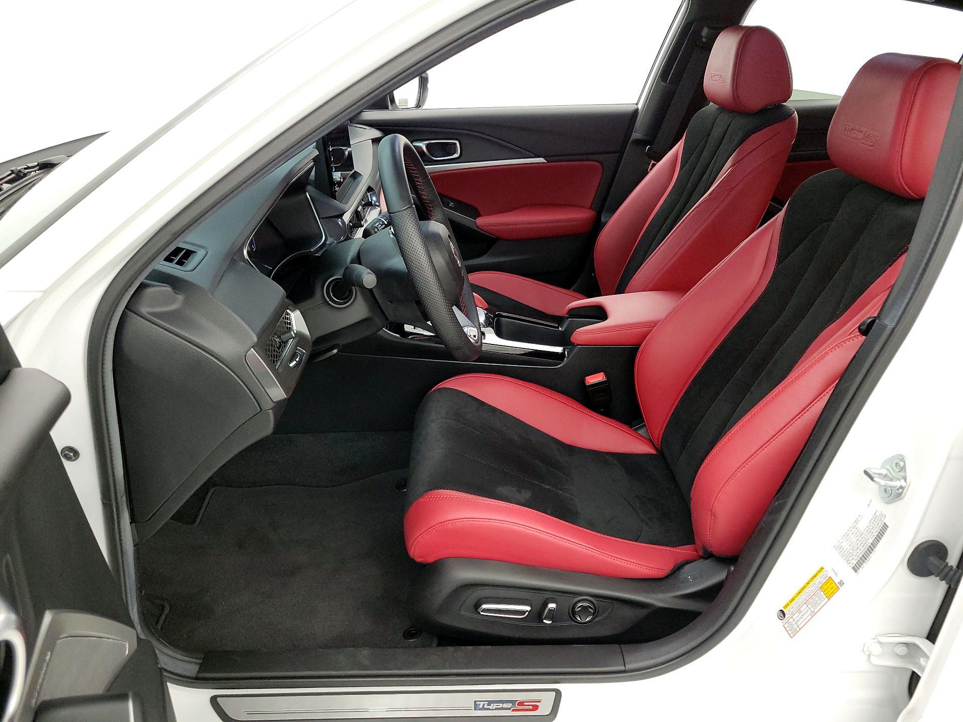 Thumbnail: 2025 Acura Integra - 11