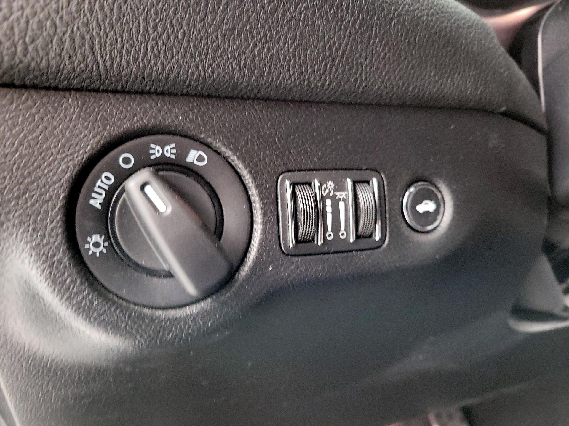 Thumbnail: 2019 Dodge Challenger - 13