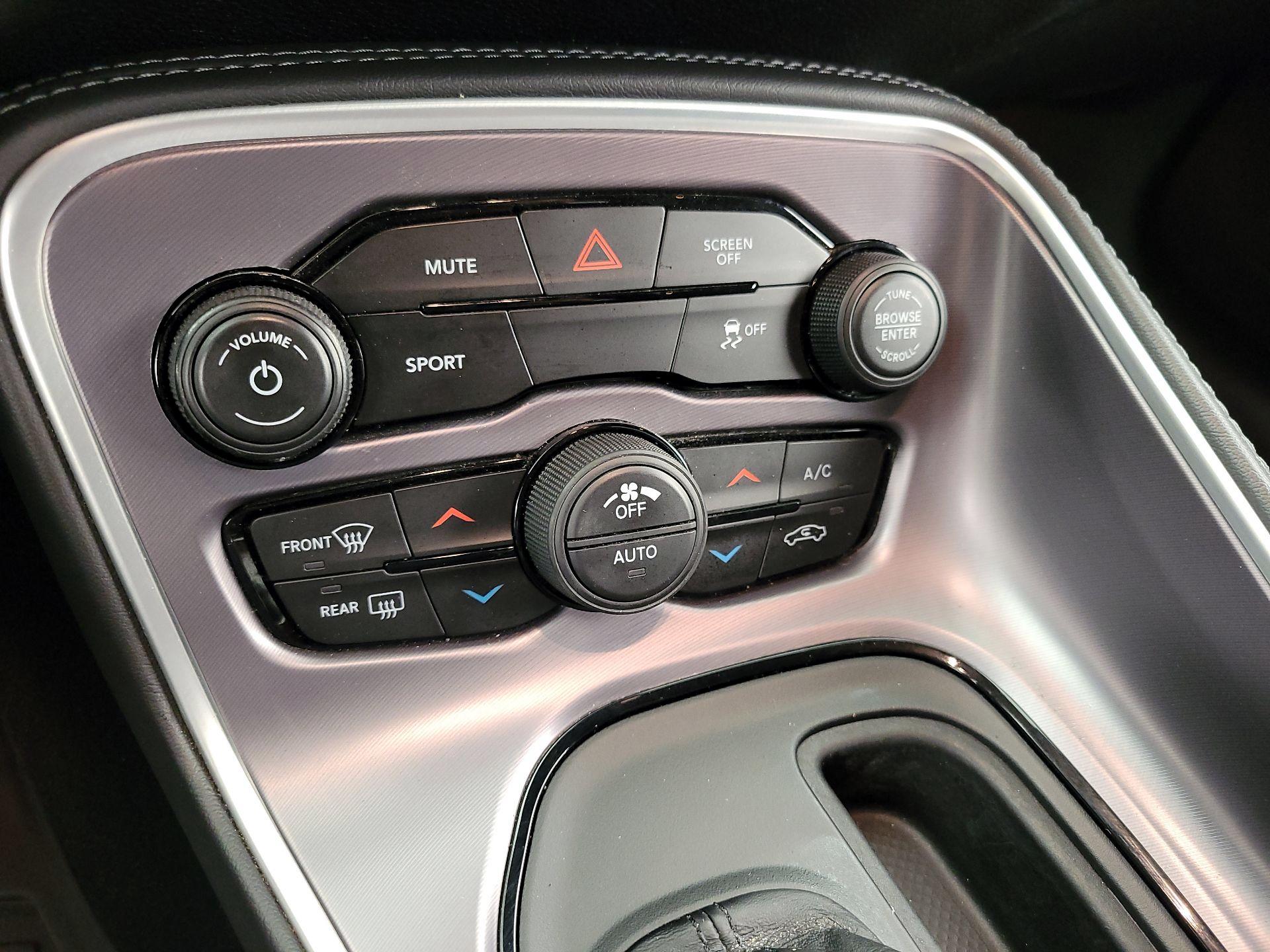 Thumbnail: 2019 Dodge Challenger - 16