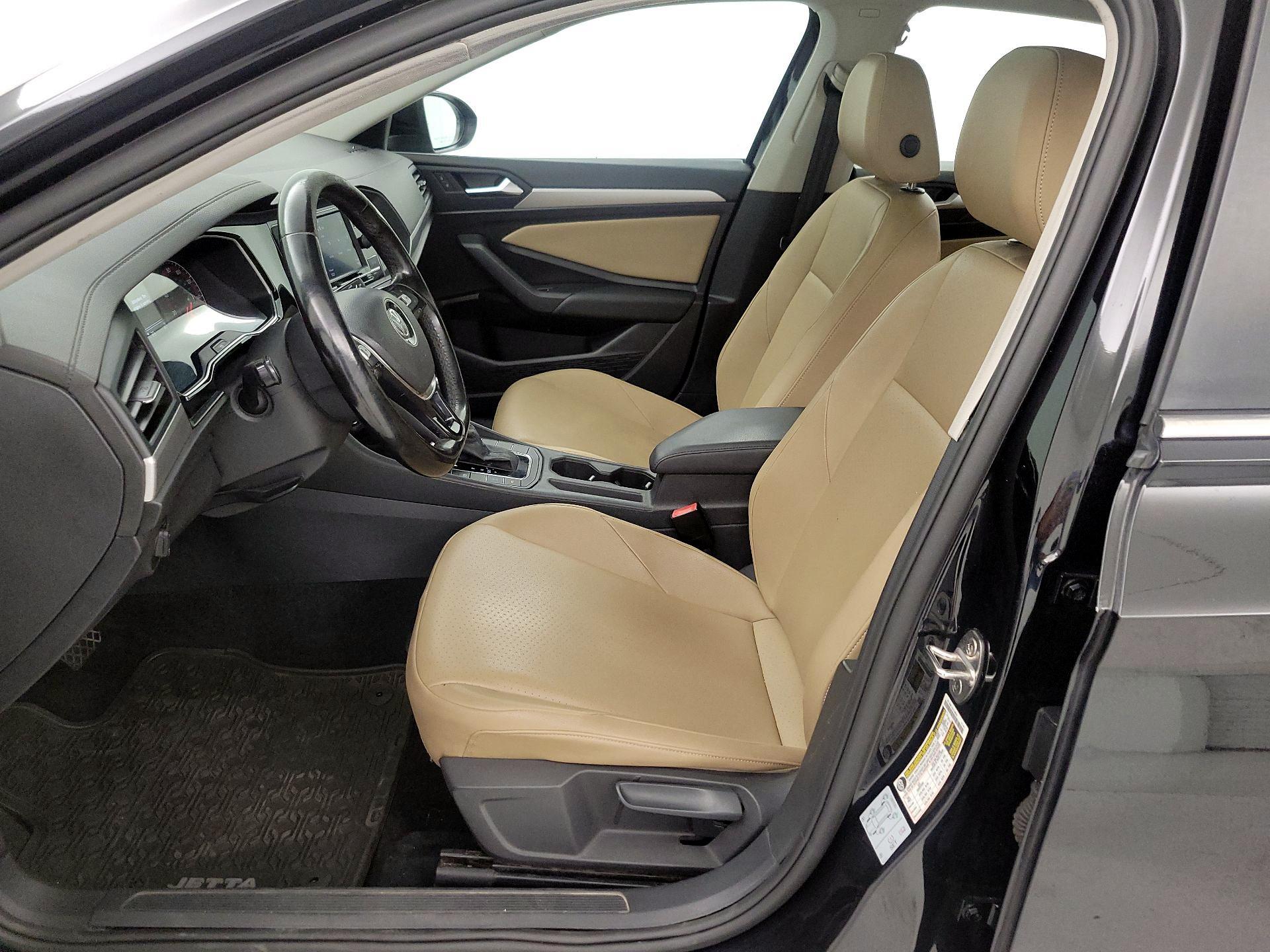 Thumbnail: 2019 Volkswagen Jetta - 11