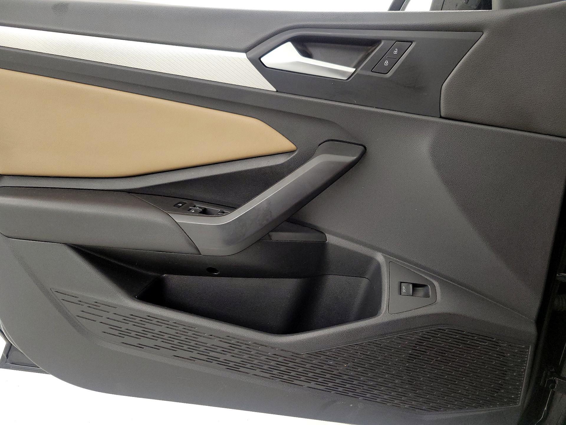 Thumbnail: 2019 Volkswagen Jetta - 12