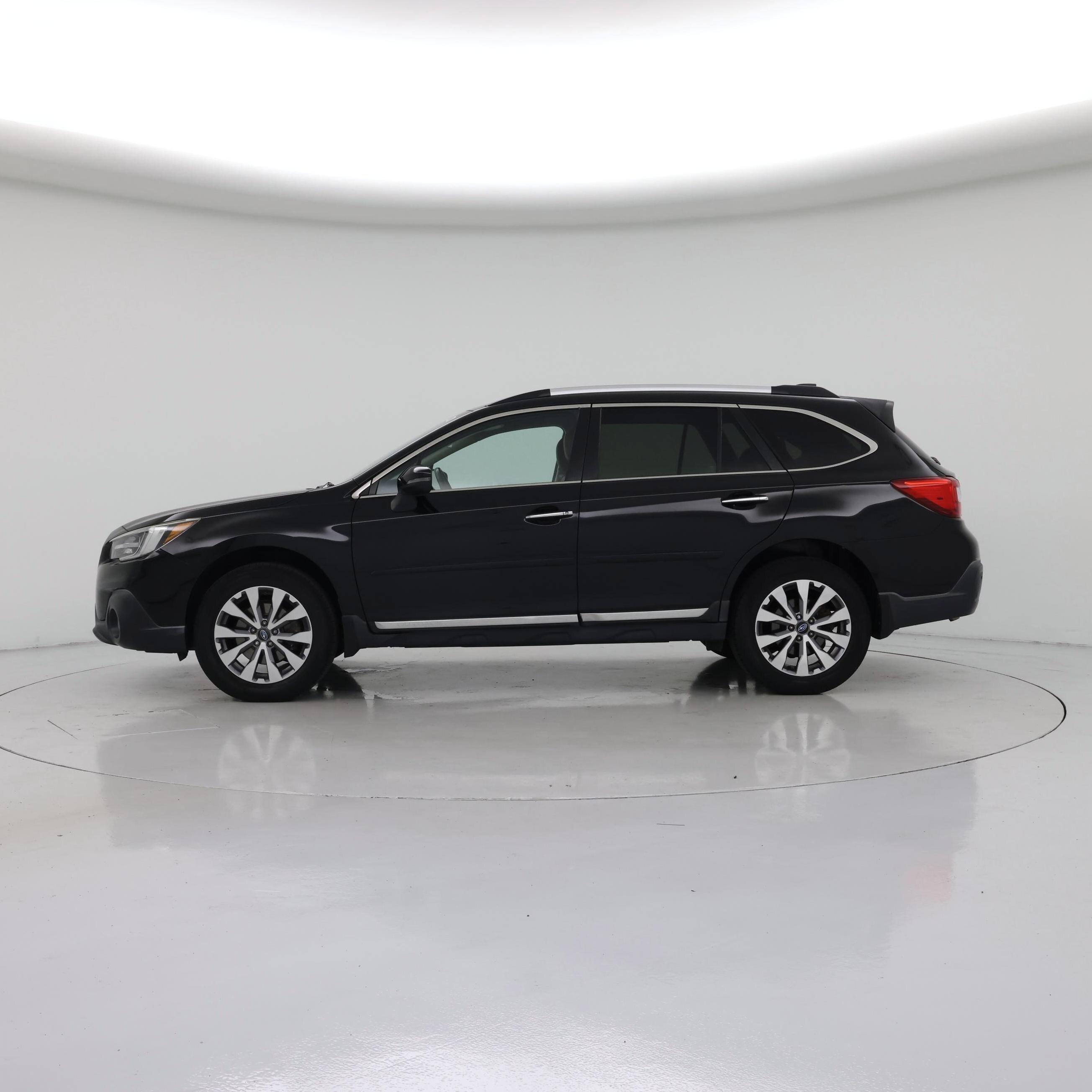 Thumbnail: 2018 Subaru Outback - 3
