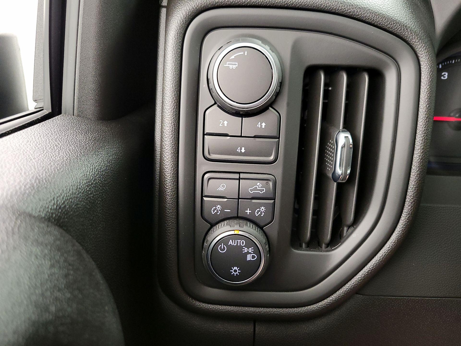 Thumbnail: 2025 Chevrolet Silverado 2500 - 13