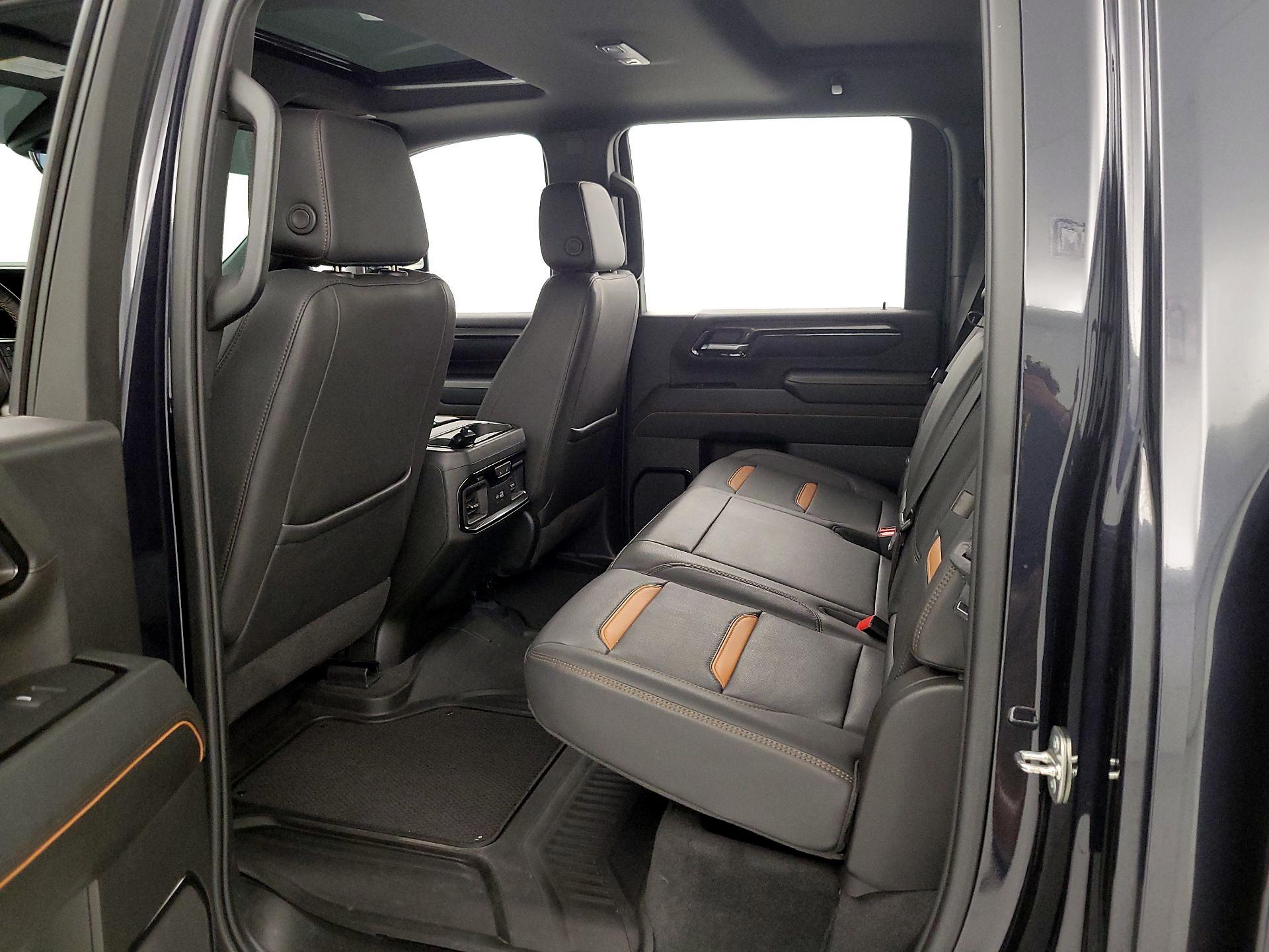 Thumbnail: 2024 GMC Sierra 2500 - 19