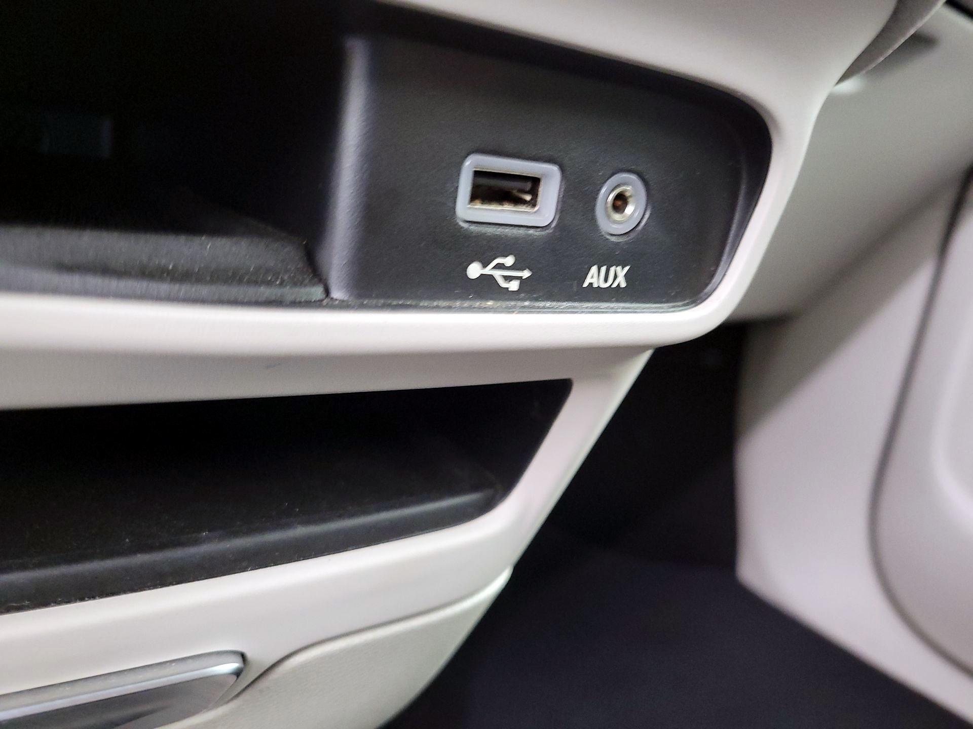 Thumbnail: 2020 Chrysler Pacifica - 18